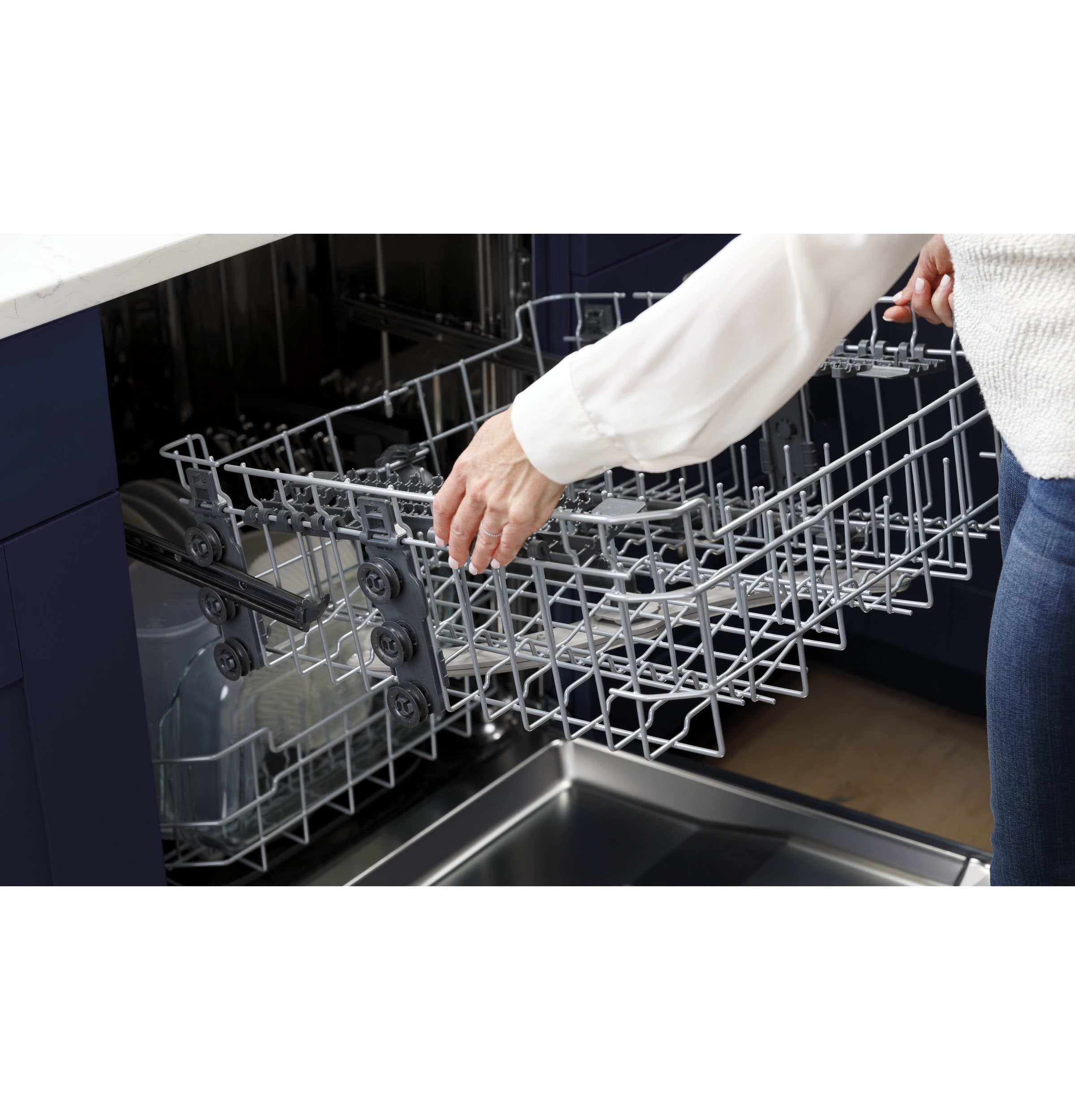 Lavavajillas Empotrable con Control Superior GE Dry Boost de 24 pulgadas (Acero Inoxidable) ENERGY STAR, Nivel de Sonido Estándar de 52 Decibeles GDT550PYRFS