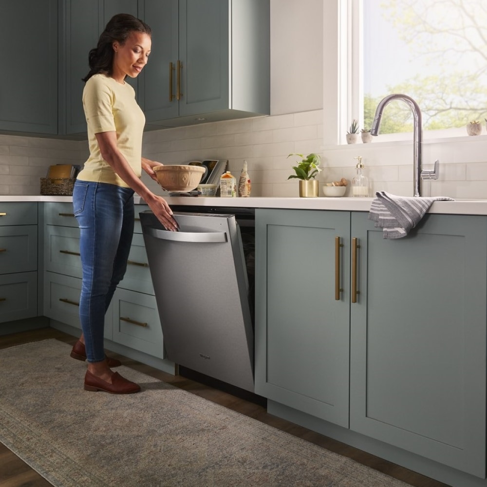 Lavavajillas Incrustado con Tercer Rack en Acero Inoxidable Resistente a Huellas, Serie Ecológica Whirlpool de 24 pulgadas con Control Superior ( Nivel de Sonido Estándar de 51 Decibeles)