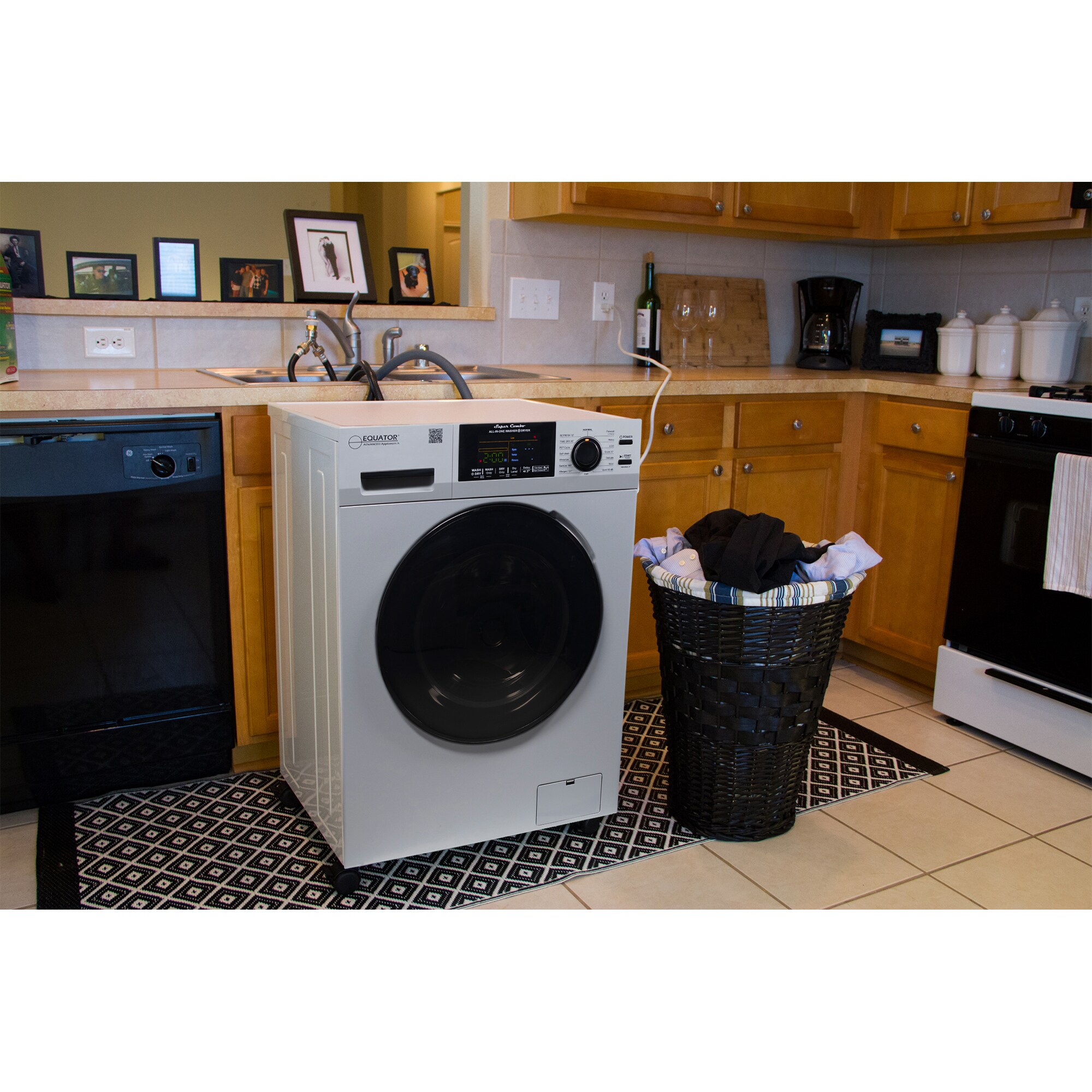 Combo Lavadora Secadora Todo en Uno plateado con ventilación con capacidad de 1.62 pies cúbicos de Equator Advanced Appliances 4600 S + PBK 1070