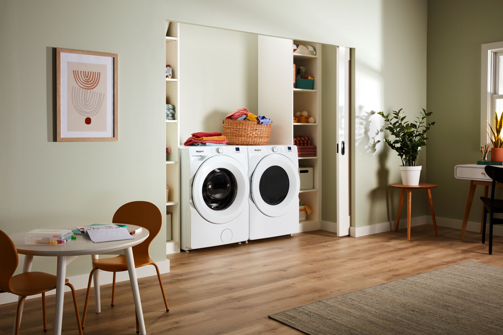 Secadora eléctrica ventilada de Whirlpool de 7.4 pies cúbicos (blanca) WED4720RW
