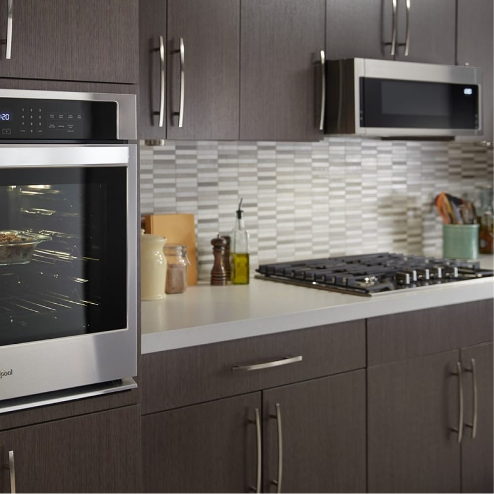 Horno de Microondas Empotrable Whirlpool de 1.1 pies cúbicos y perfil bajo de 30 pulgadas sobre la estufa (acero inoxidable) WML55011HS