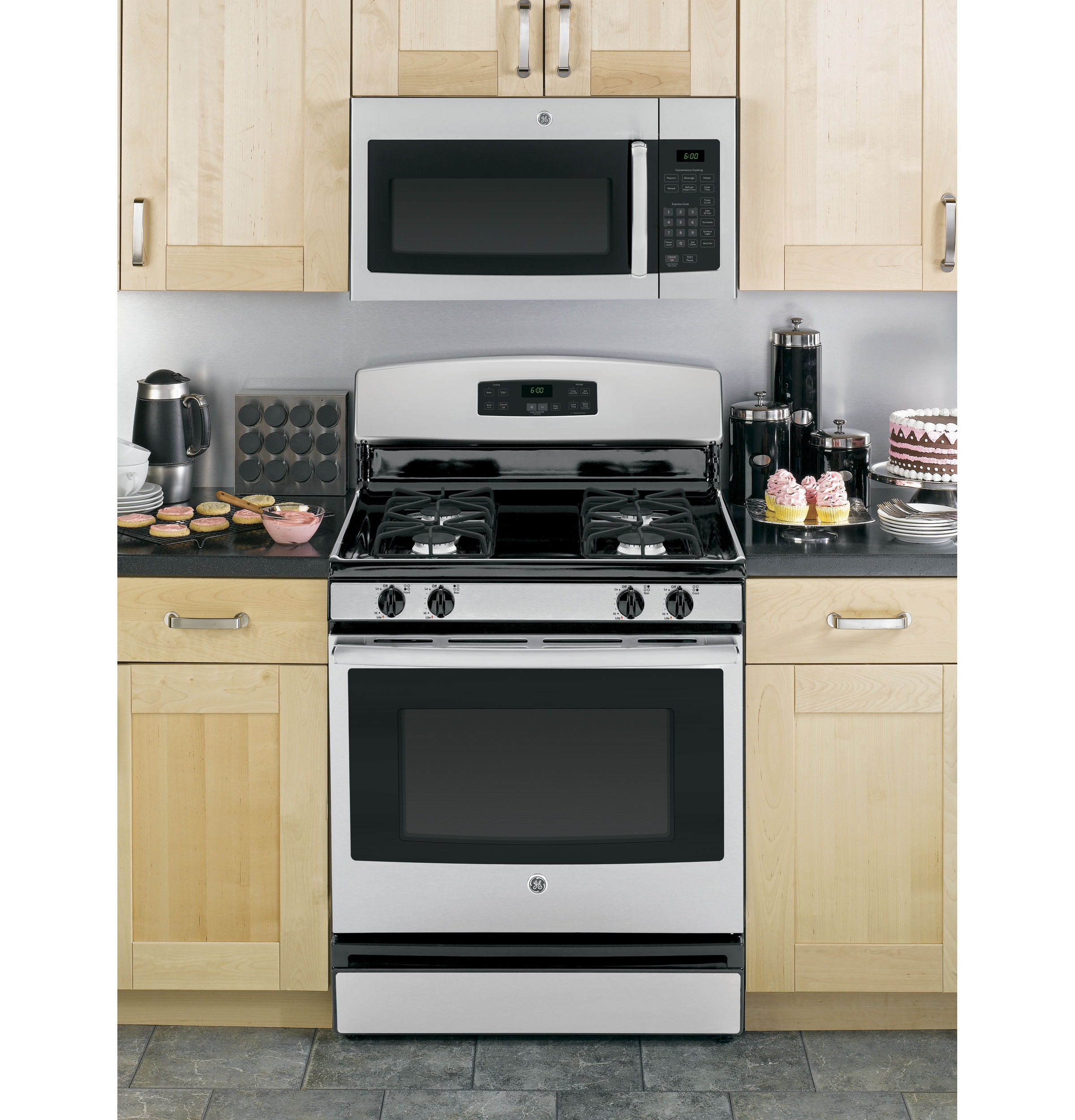 Horno de microondas sobre la estufa de 1.6 pies cúbicos y 29.9 pulgadas ( Acero inoxidable ) GE JVM3160RFSS