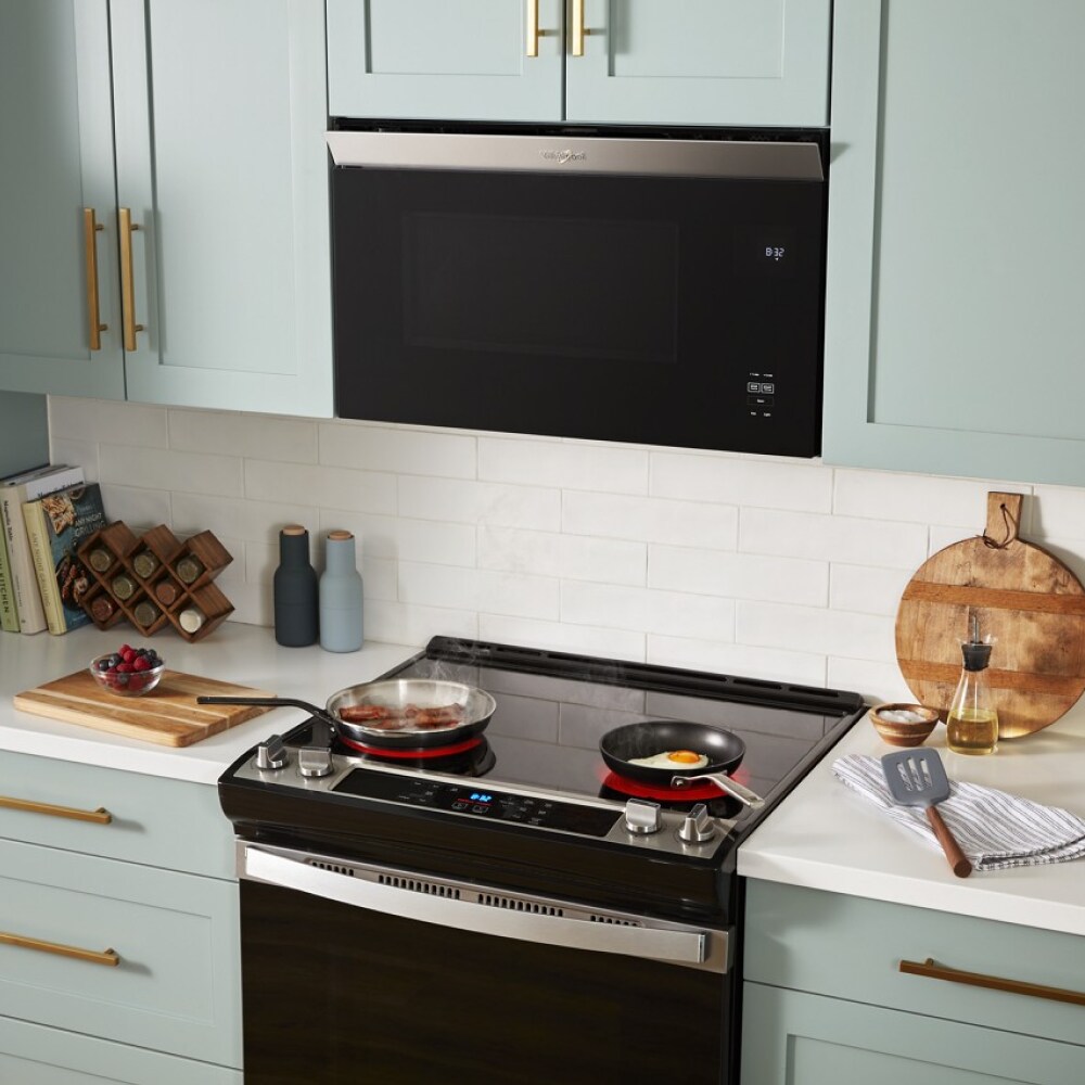 Microondas Empotrado de Diseño con 1.1 pies cúbicos y 30 pulgadas con Función de Cocina con Sensor (Negro Acero Inoxidable)