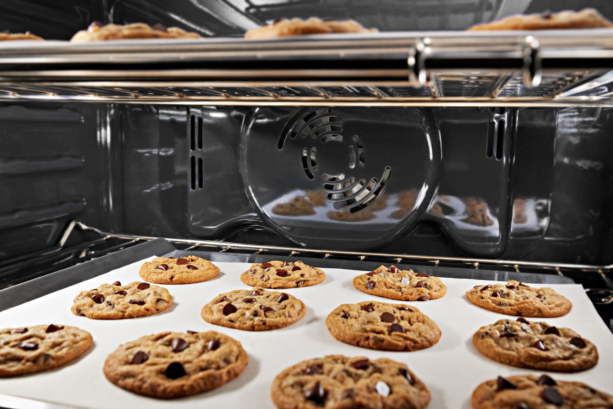 Combo de Horno de Pared de Microondas con Freidora de Aire Autolimpiante de 30 pulgadas de KitchenAid (Acero Inoxidable Negro con Acabado PrintShield) KOEC530PBS