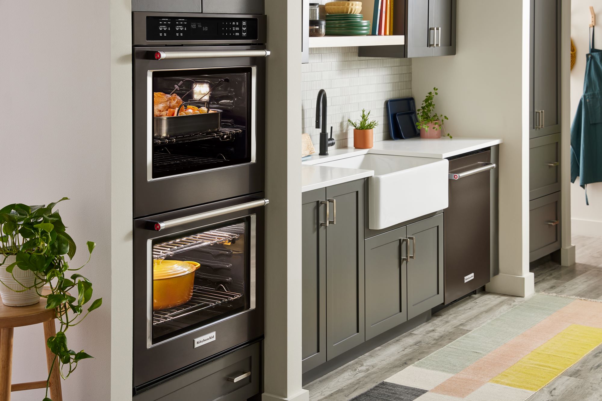 Horno de pared eléctrico doble de 30 pulgadas de KitchenAid con función de freír al aire y autolimpieza (negro acero inoxidable con acabado PrintShield) KOED530PBS