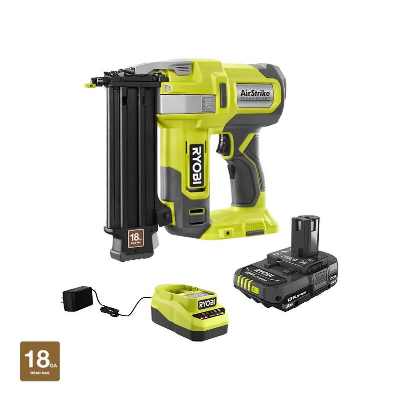 RYOBI ONE+ 18V Clavadora de clavos de calibre 18 inalámbrica con kit de batería compacta de 2.0 Ah y cargador - P321-PSK005