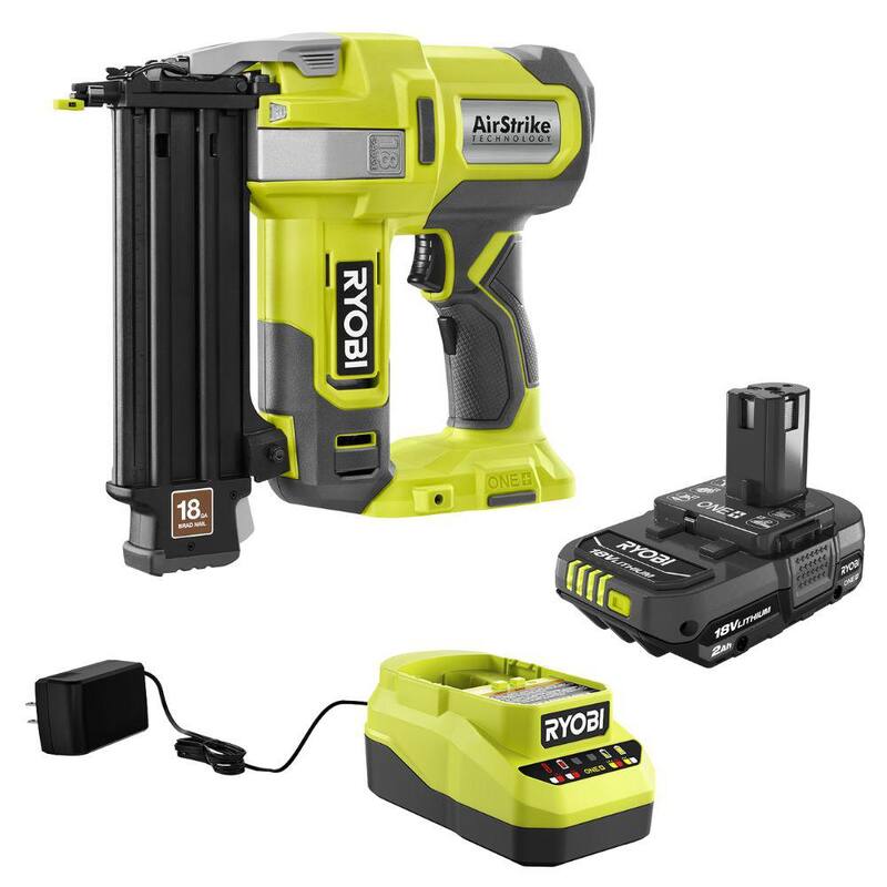 RYOBI ONE+ 18V Clavadora de clavos de calibre 18 inalámbrica con kit de batería compacta de 2.0 Ah y cargador - P321-PSK005
