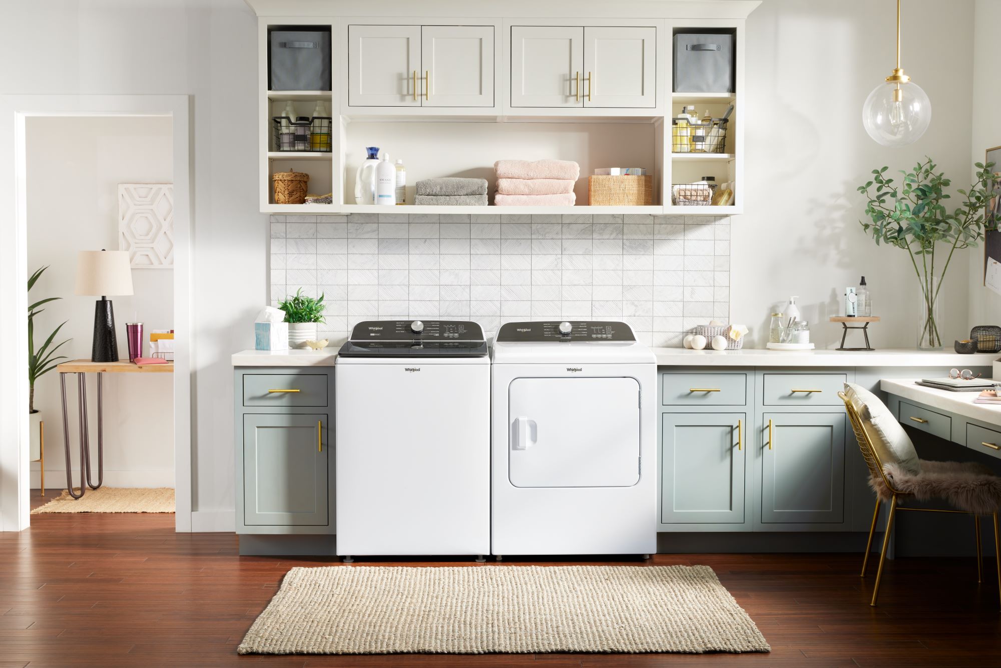 Lavadora de carga superior Whirlpool de 5.2 pies cúbicos de alta eficiencia con impulsor y agitador (blanca) certificada ENERGY STAR WTW6157PW