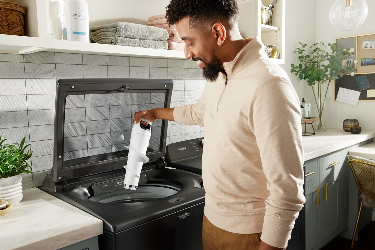Lavadora de carga superior de alta eficiencia con agitador e impulsor de 5.2 pies cúbicos de Whirlpool (Negro Volcán) con certificación ENERGY STAR WTW6157PB
