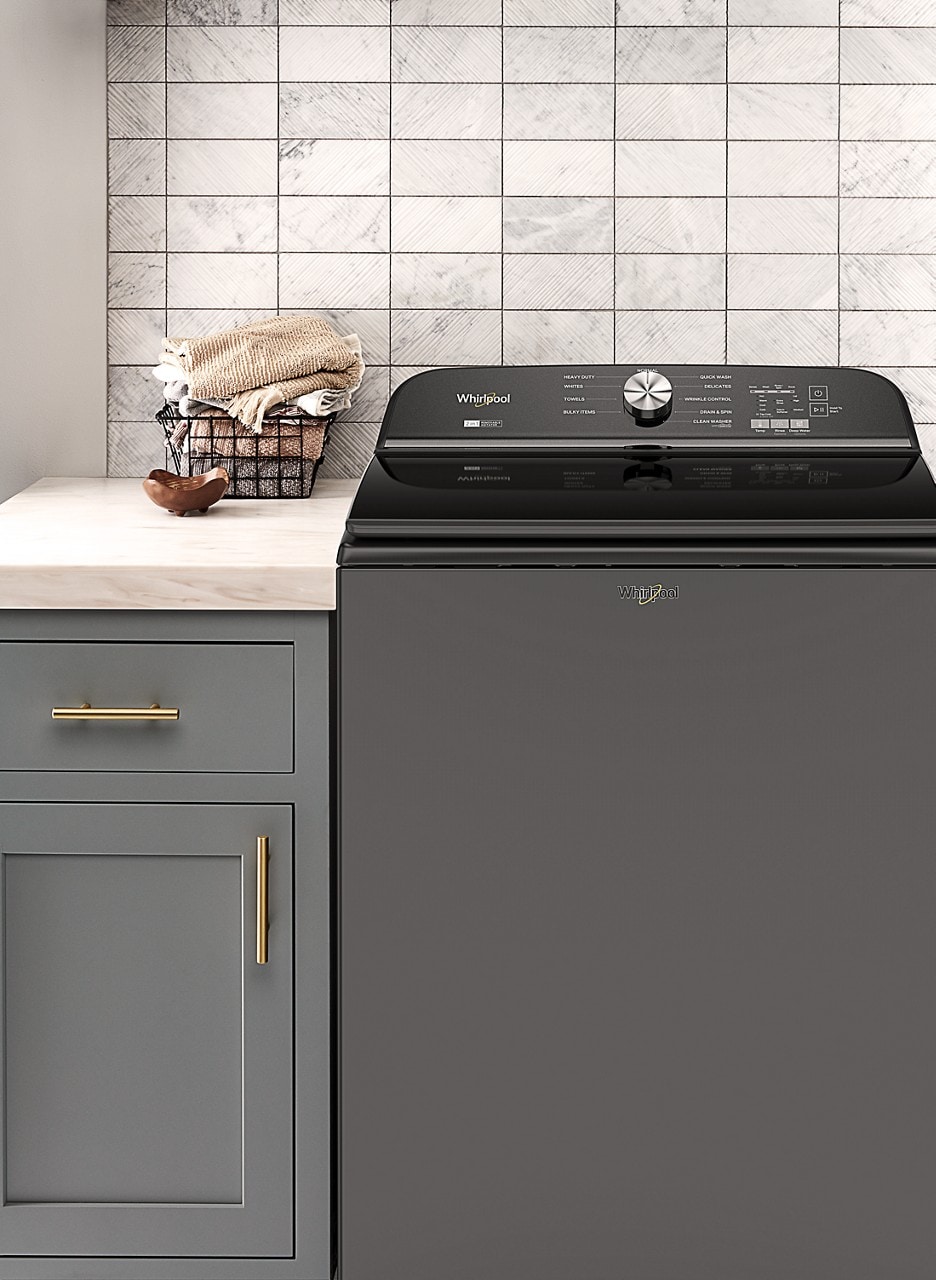 Lavadora de carga superior de alta eficiencia con agitador e impulsor de 5.2 pies cúbicos de Whirlpool (Negro Volcán) con certificación ENERGY STAR WTW6157PB