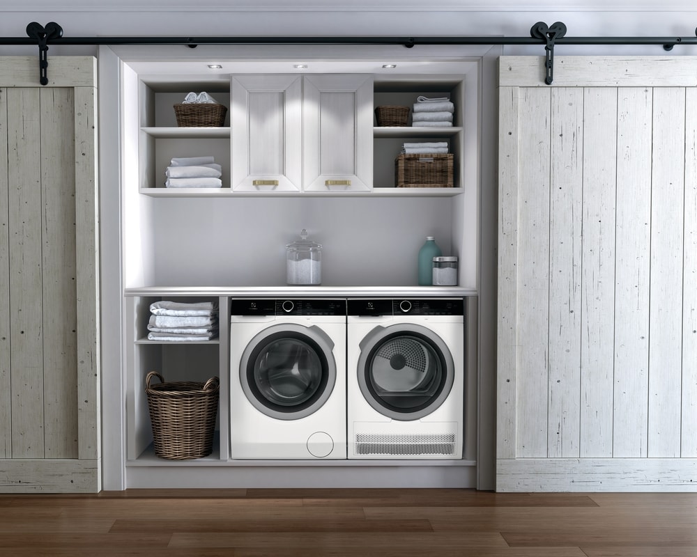 Lavadora de carga frontal apilable de alta eficiencia con ciclo de vapor Electrolux LuxCare Wash and Steam Refresh de 2.4 pies cúbicos (Blanco) con certificación ENERGY STAR ELFW4222AW