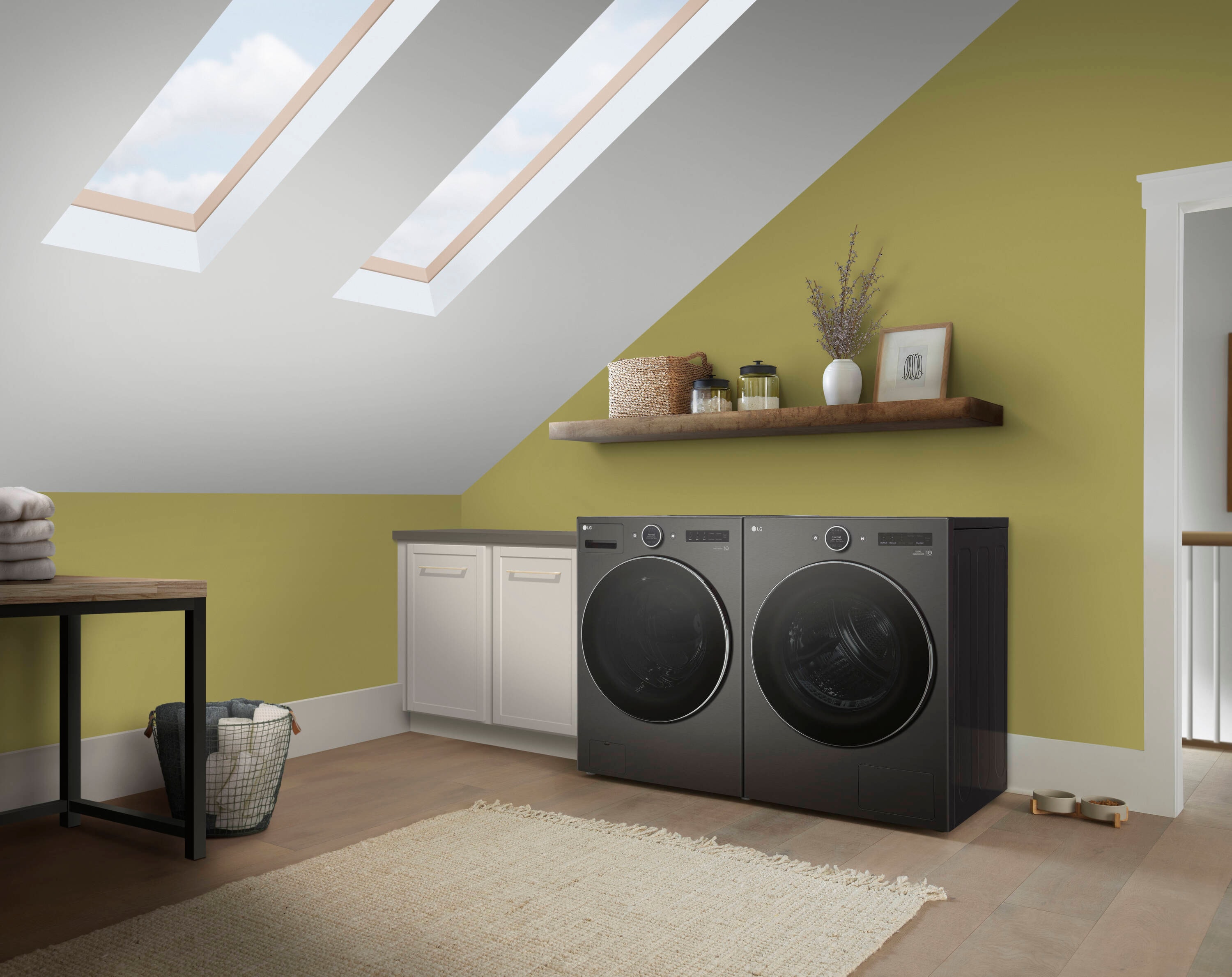 Lavadora frontal apilable inteligente con ciclo de vapor de 5.0 pies cúbicos (acero negro) ENERGY STAR LG WM6700HBA