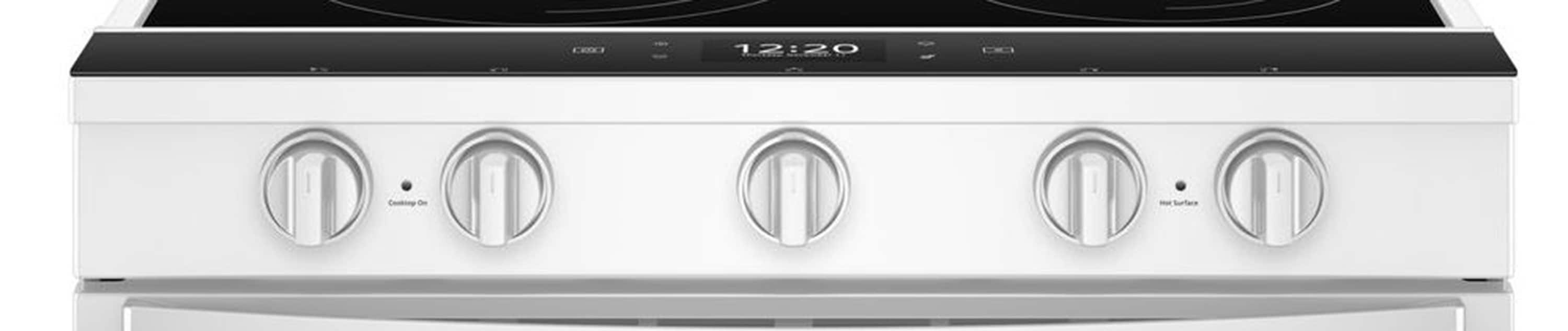 Estufa eléctrica tipo slide-in con 5 quemadores y horno de aire fry de 6.4 pies cúbicos con cubierta de vidrio de 30 pulgadas (blanca) de Whirlpool