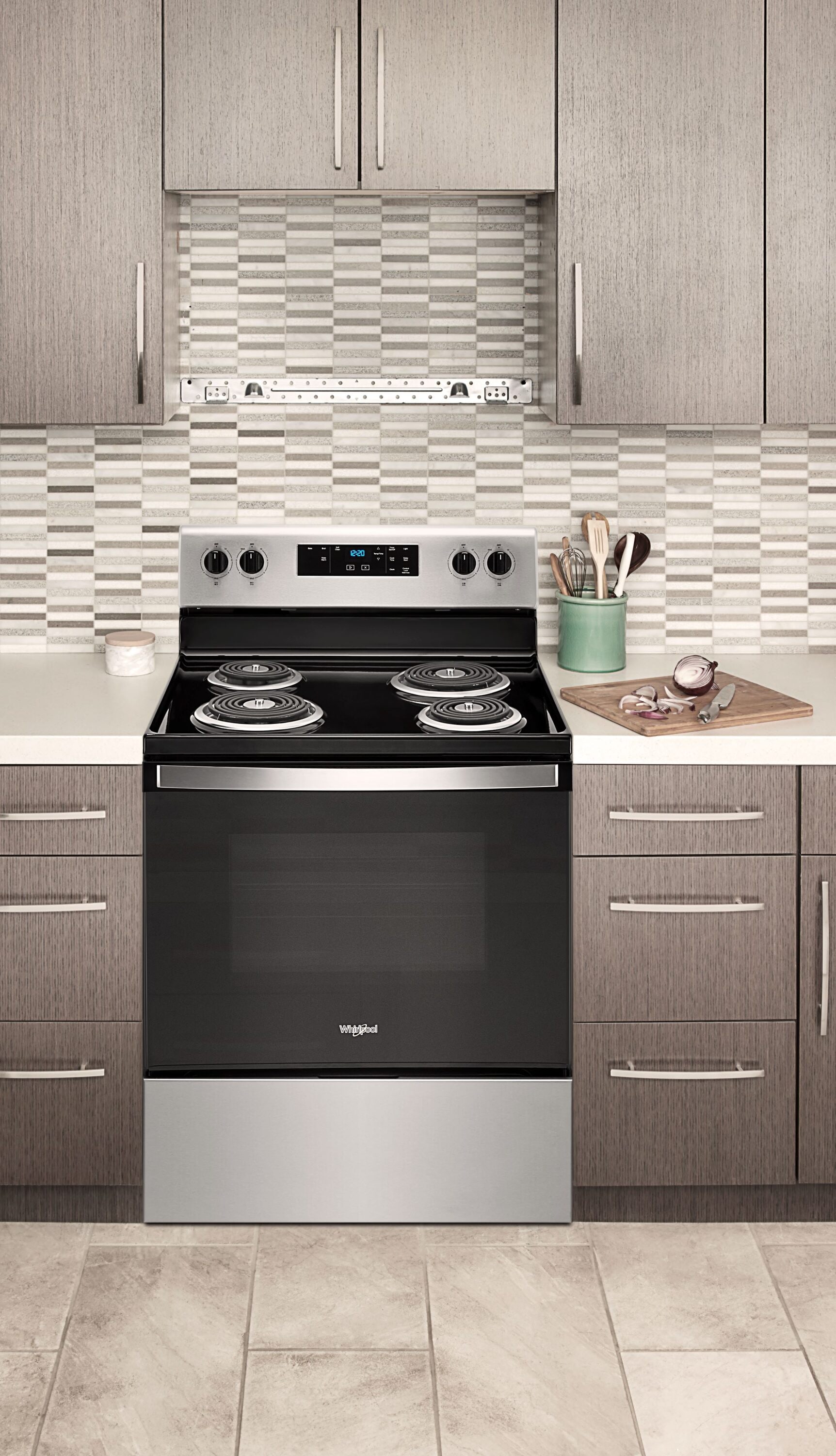 Estufa eléctrica independiente de 4 quemadores de 30 pulgadas y 4.8 pies cúbicos (acero inoxidable) Whirlpool WFC315S0JS
