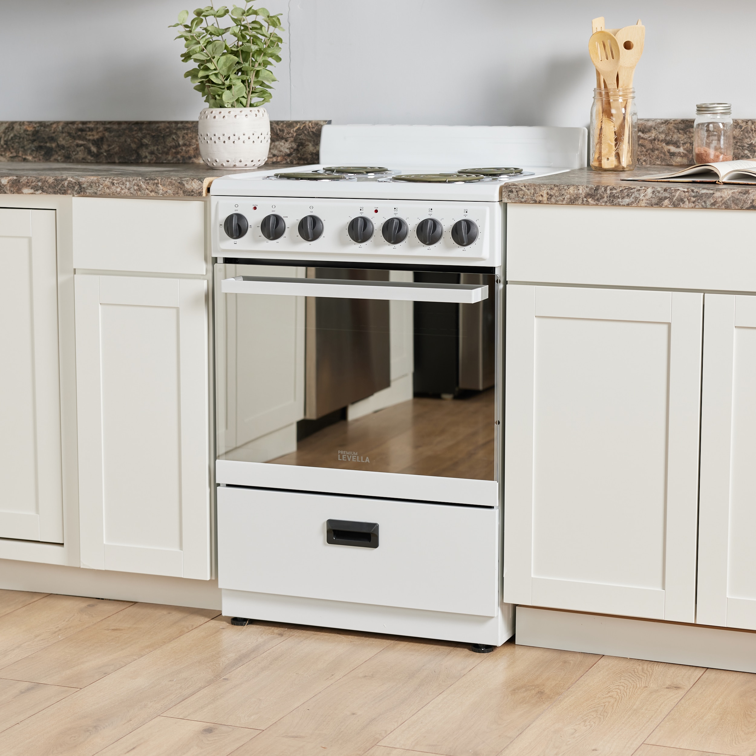 Estufa Eléctrica Independiente de 24 pulgadas con 4 quemadores y 2.7 pies cúbicos Levella Premium (blanca con mango blanco y perillas negras)