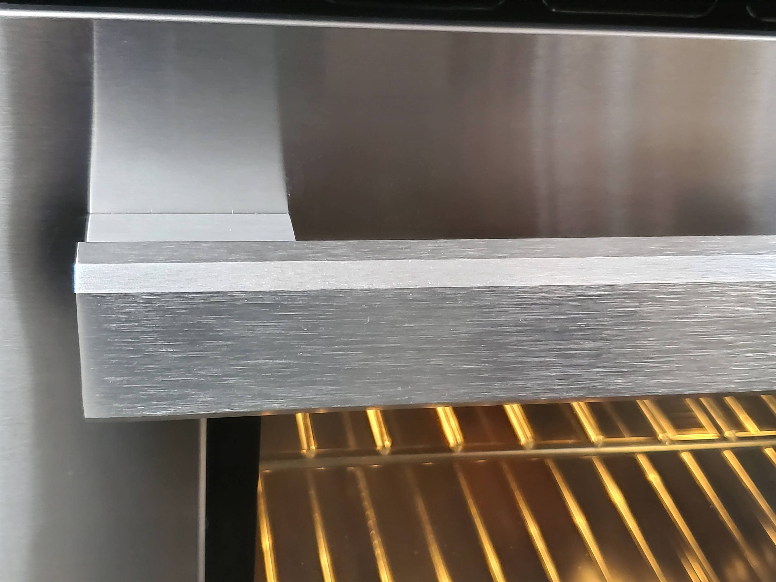 Estufa Eléctrica Independiente con Horno de Convección de 2.5 pies cúbicos, 4 quemadores y cubierta de vidrio de 24 pulgadas (acero inoxidable)