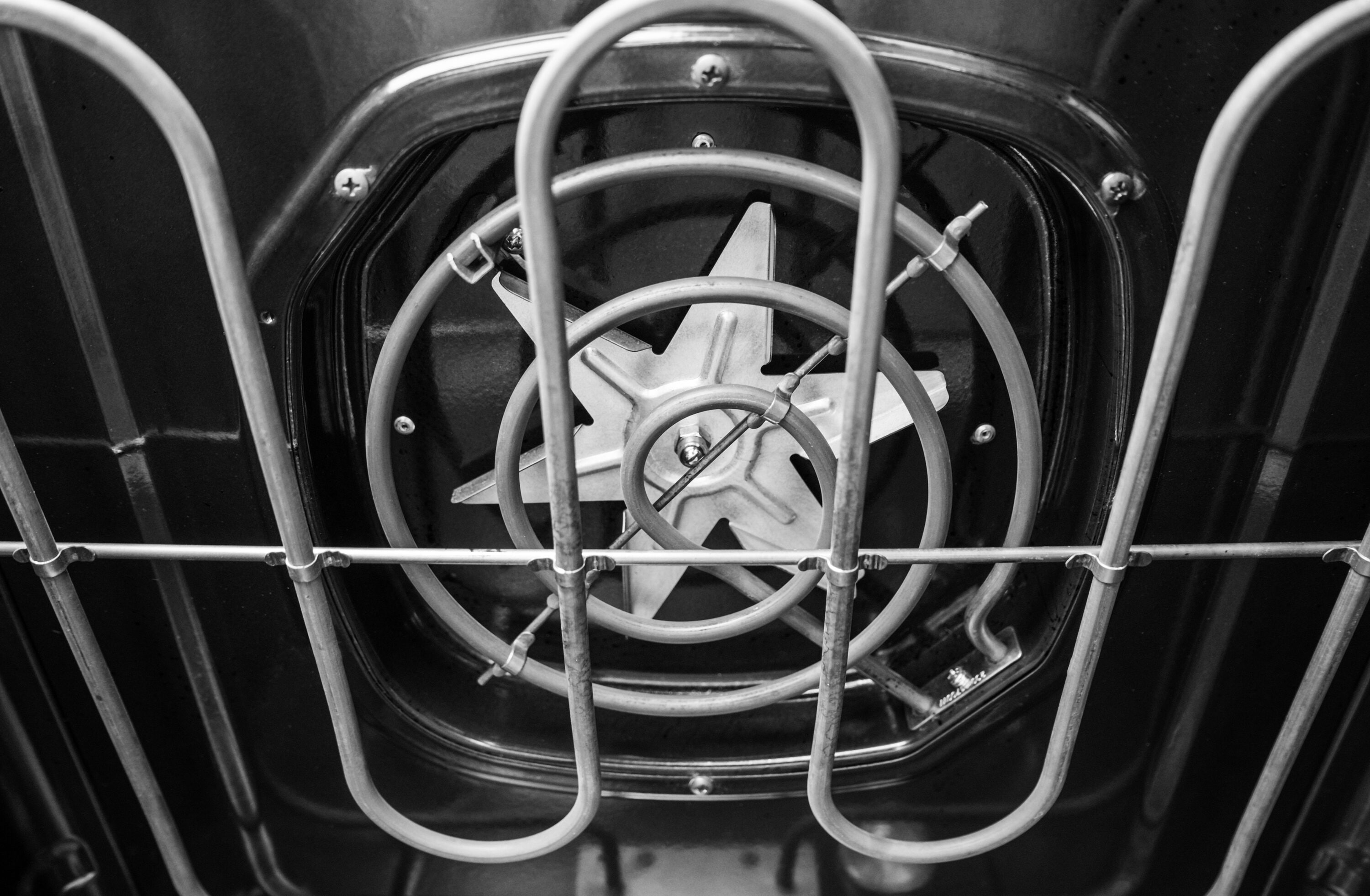 Estufa eléctrica deslizable con 4 quemadores de vidrio de 24 pulgadas y freidora de aire de 2.5 pies cúbicos en acero inoxidable