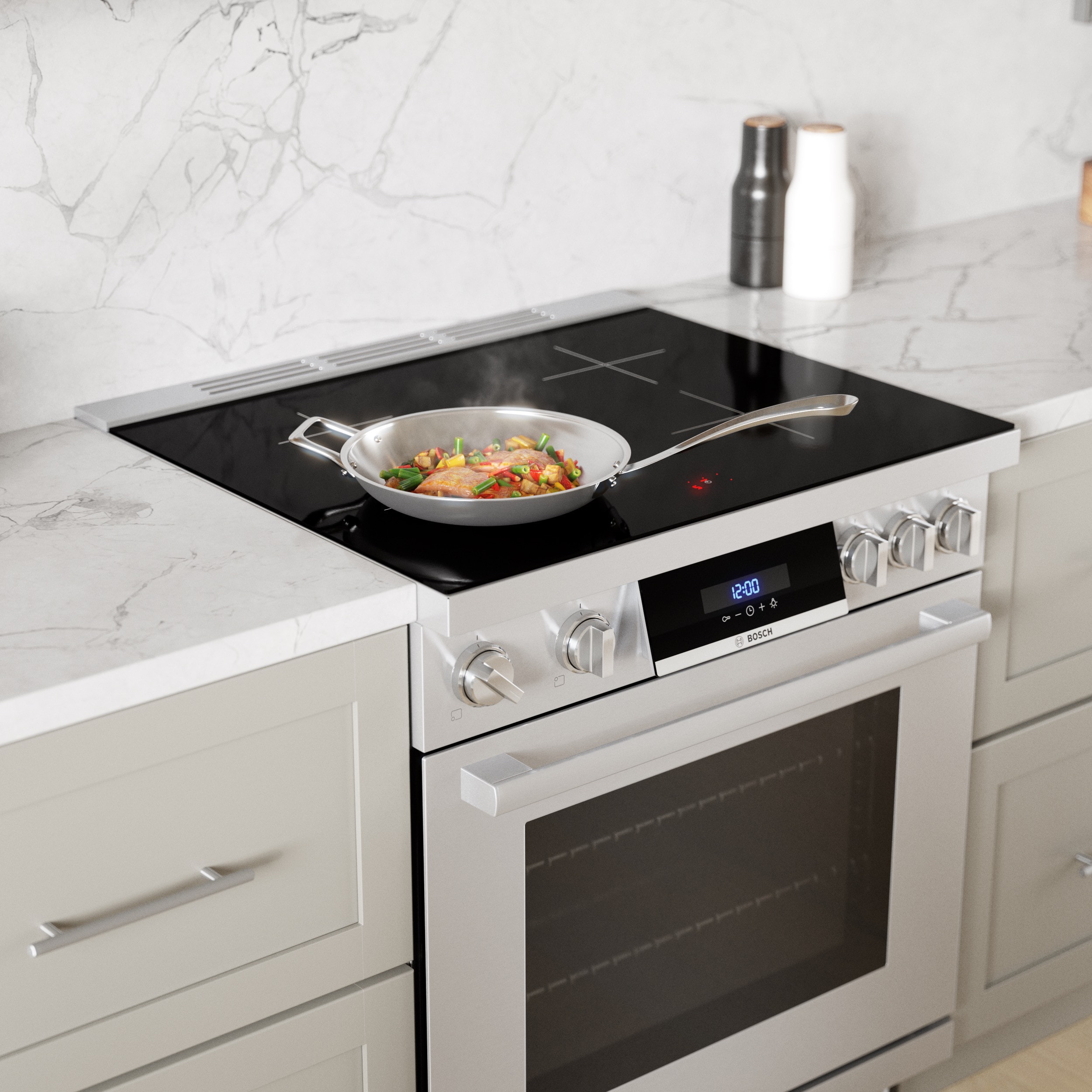 Estufa de inducción de un solo quemador independiente, con horno de convección, 30 pulgadas de la serie 800 de Bosch, 4 quemadores y 3.9 pies cúbicos de capacidad en acero inoxidable.