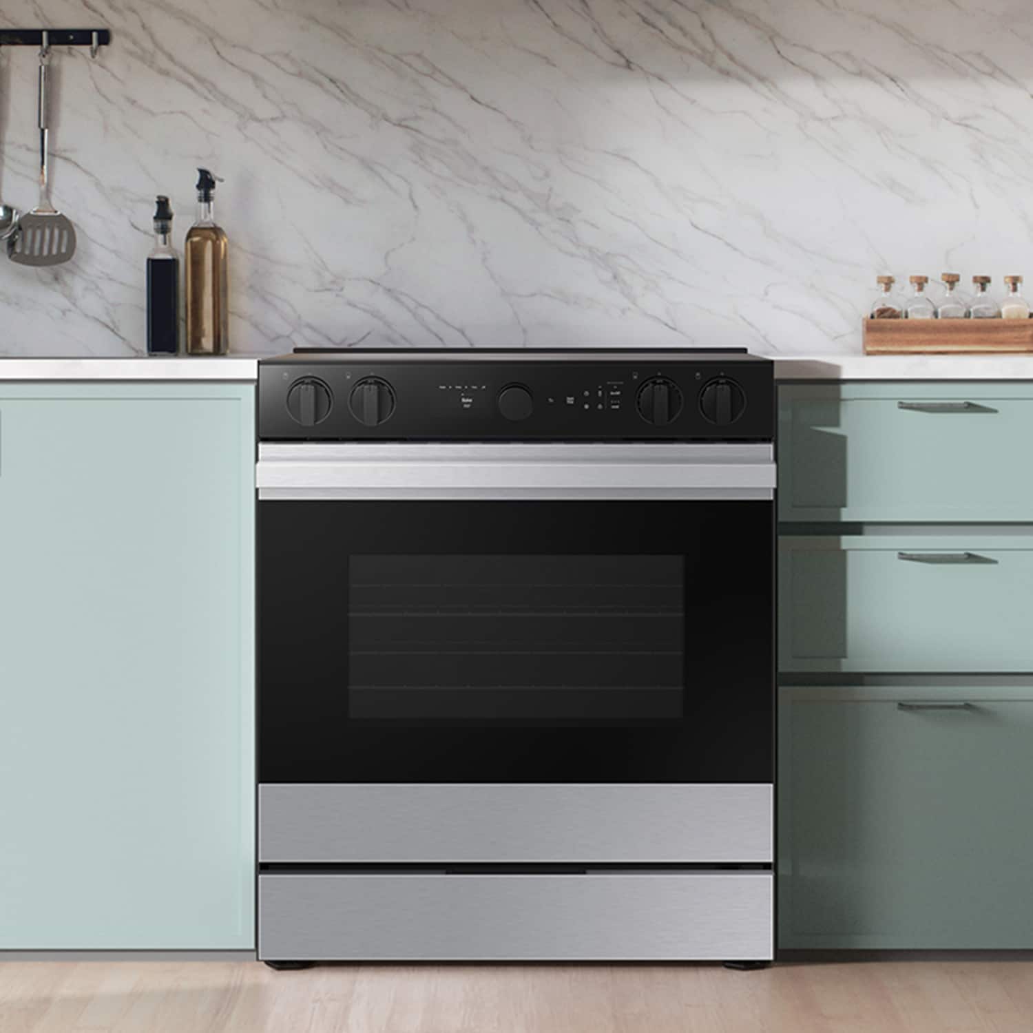 Estufa eléctrica deslizable con horno de convección de aire frito de 6.3 pies cúbicos, 5 quemadores y cubierta de vidrio de 30 pulgadas de la línea Samsung Bespoke ( acero inoxidable ) NSE6DG8700SR