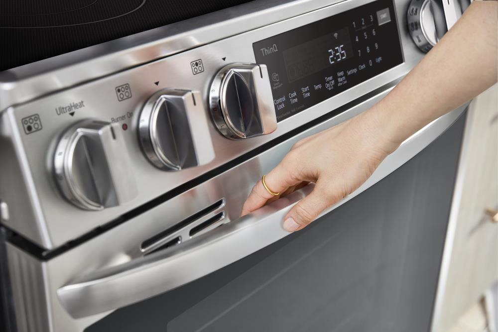 LG InstaView con Air Fry, Estufa Eléctrica de Empotrar con Superficie de Vidrio de 30 pulgadas, 5 quemadores, Horno de Convección de 6.3 pies cúbicos (Acero Inoxidable a Prueba de Impresiones) LSEL6335FE