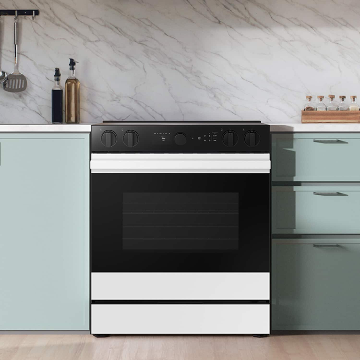 Estufa eléctrica empotrable de vidrio blanco con 5 quemadores y horno de convección Samsung Bespoke de 30 pulgadas y 6.3 pies cúbicos con freidora de aire.