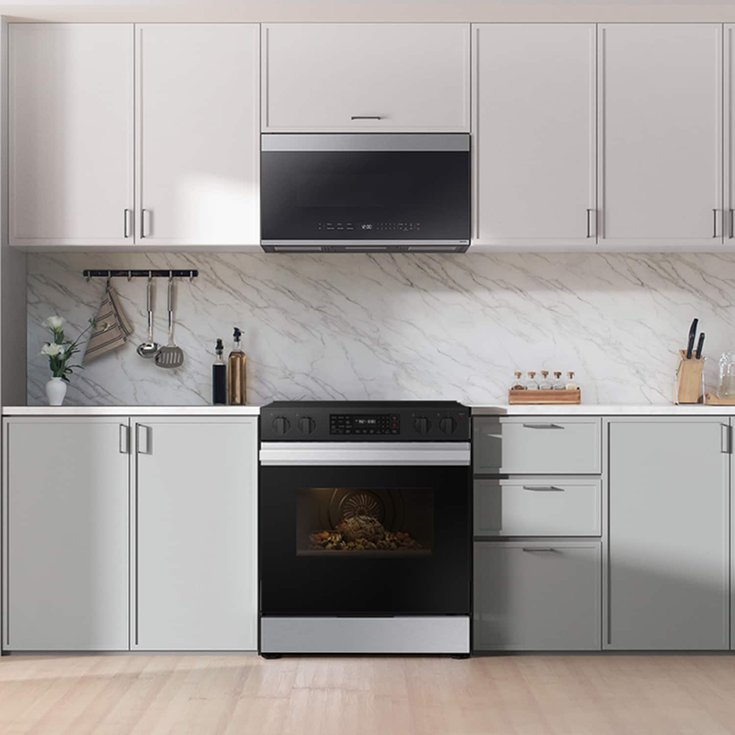 Estufa eléctrica deslizable Samsung Bespoke de 30 pulgadas con 5 quemadores, horno de convección para freír al aire de 6.3 pies cúbicos y cubierta de cristal (acero inoxidable) NSE6DG8300SR