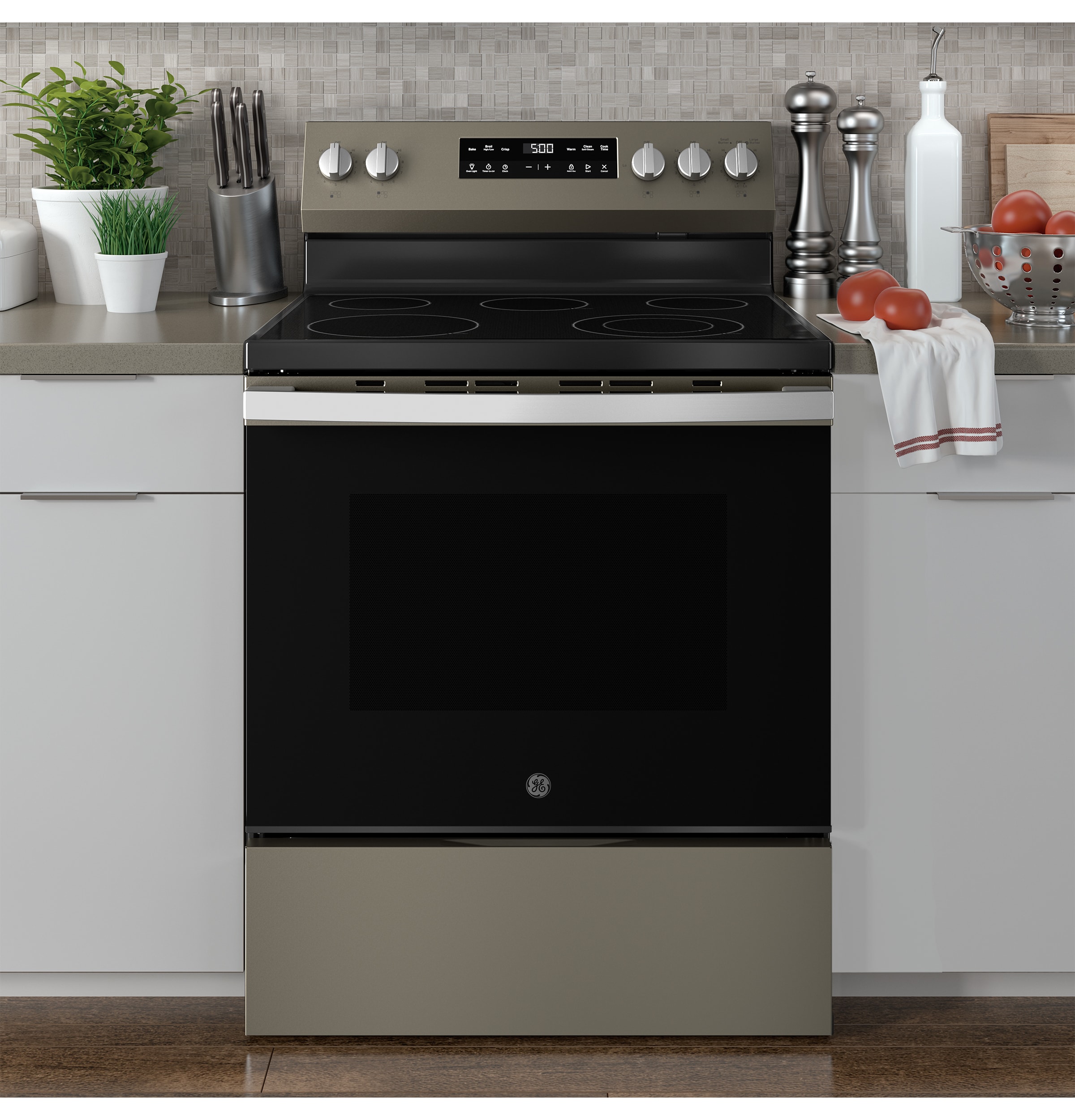 Estufa eléctrica independiente con 5 quemadores y modo Crisp de GE, cubierta de vidrio de 30 pulgadas y 5.3 pies cúbicos (Slate)