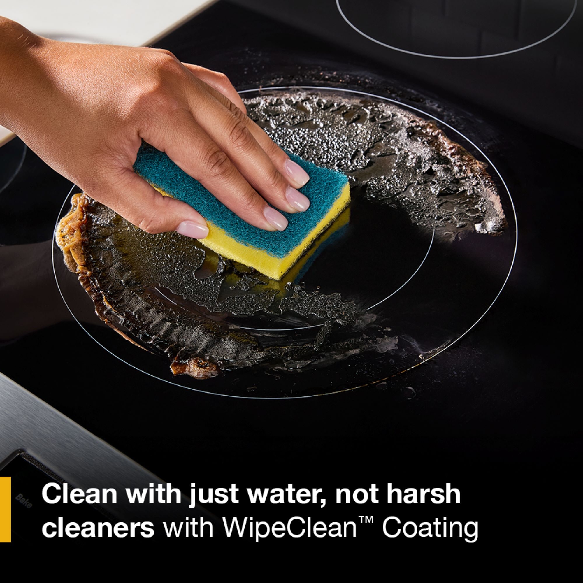 Estufa eléctrica deslizable Whirlpool de 5 quemadores y 5.3 pies cúbicos con horno de convección y freidora de aire en la parte superior de vidrio de 30 pulgadas con recubrimiento WipeClean (Acero Inoxidable Resistente a las Huellas Dactilares) WSES7530RZ