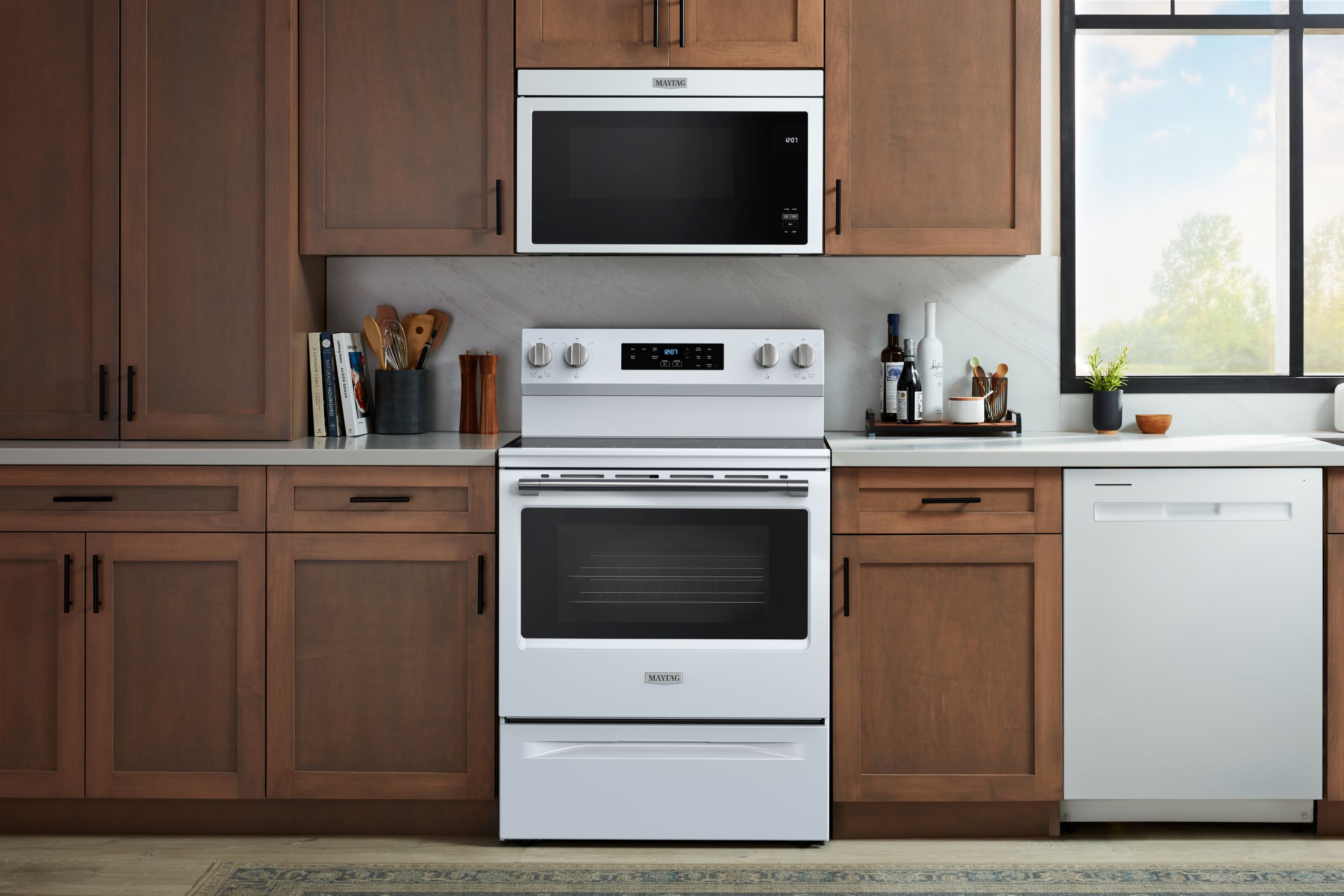Estufa Eléctrica Independiente con Cubierta de Vidrio de 30 pulgadas y 5 Quemadores de 5.3 pies cúbicos (Blanca) de Maytag