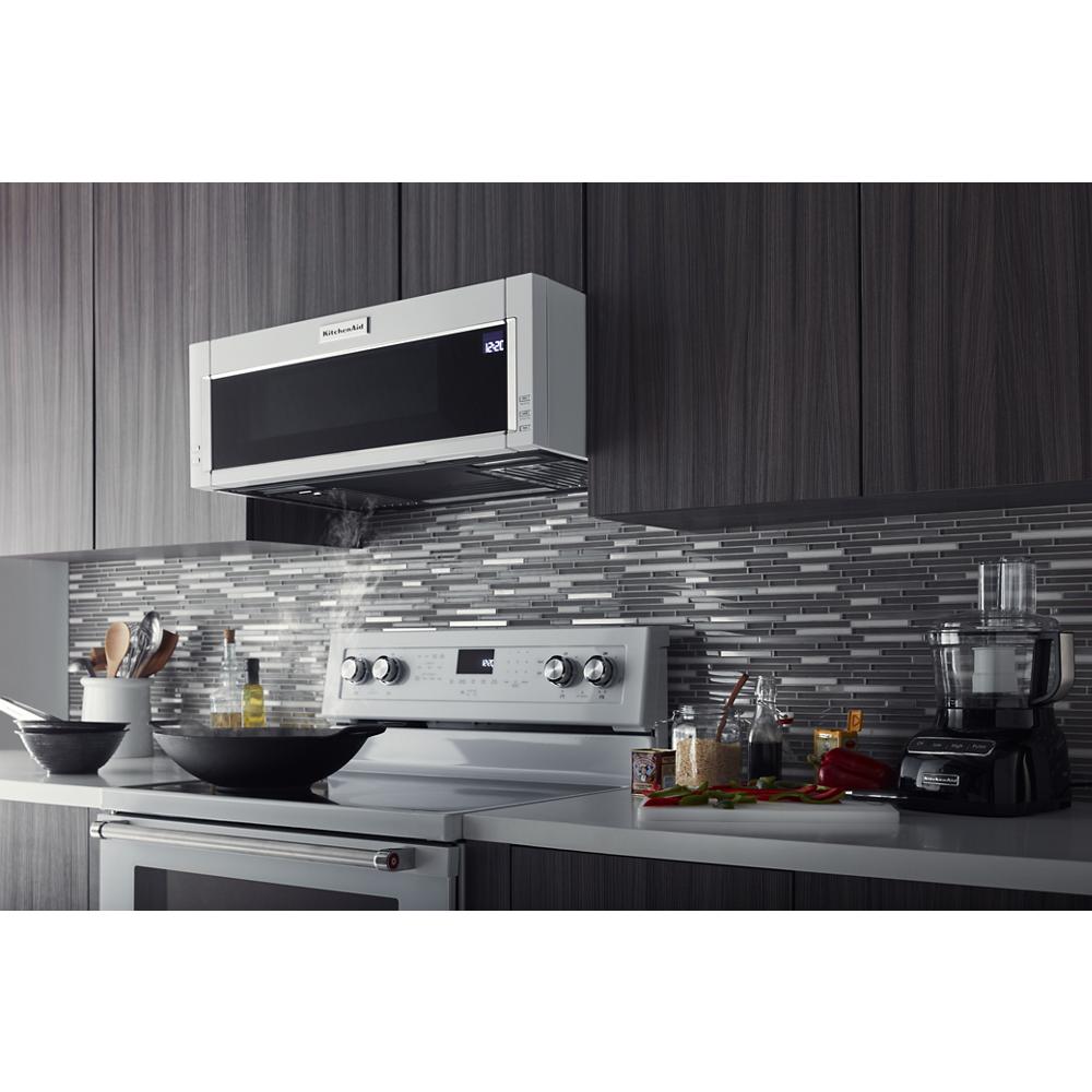 Estufa eléctrica independiente con horno de convección de 6.4 pies cúbicos, 5 quemadores y cubierta de vidrio de 30 pulgadas en color blanco KitchenAid