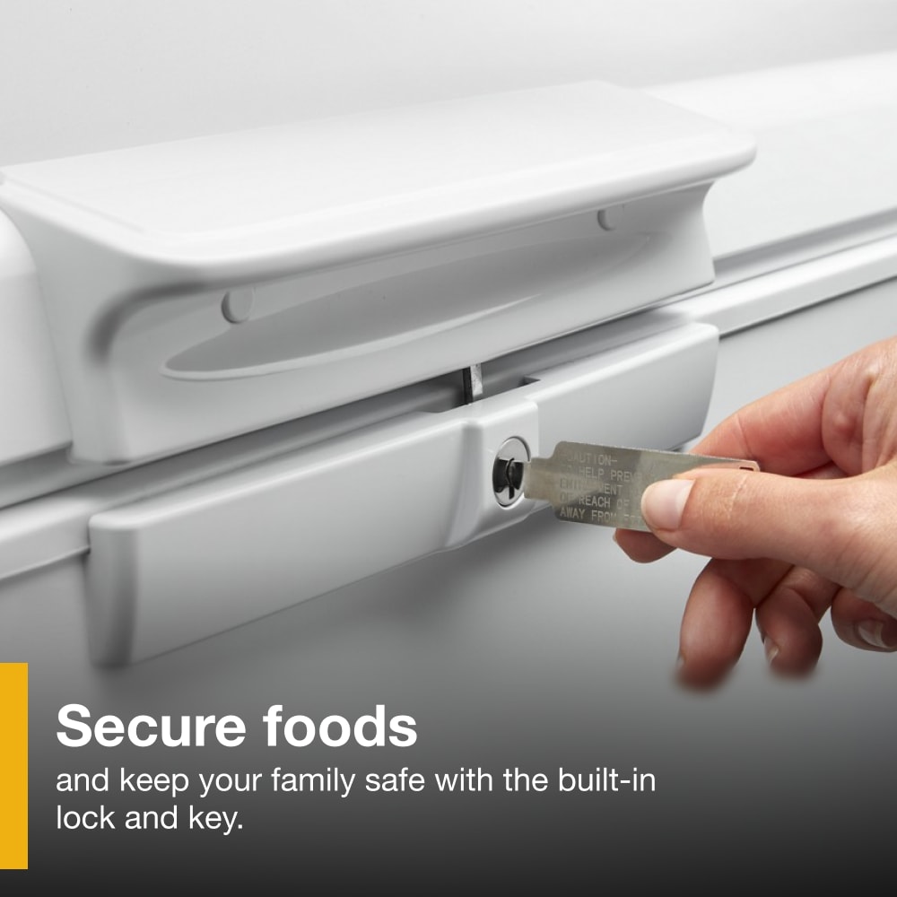 Congelador de Cofre convertible a Refrigerador de 16 pies cúbicos listo para el garaje de Whirlpool con Almacenamiento Flexible (Blanco)