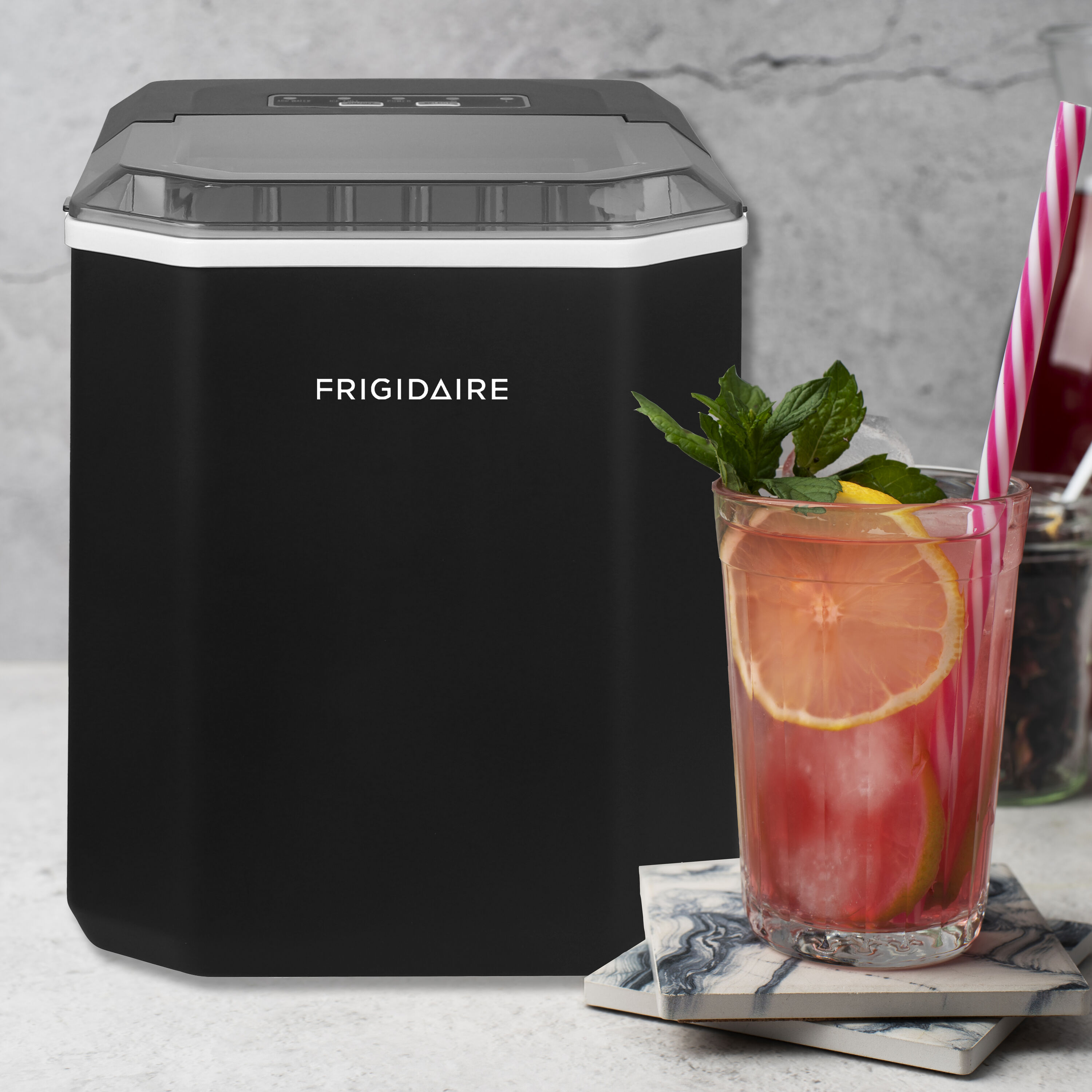 Máquina de Hielo en Bala Frigidaire de 26 libras al Día (Negra) EFIC122-NEGRA