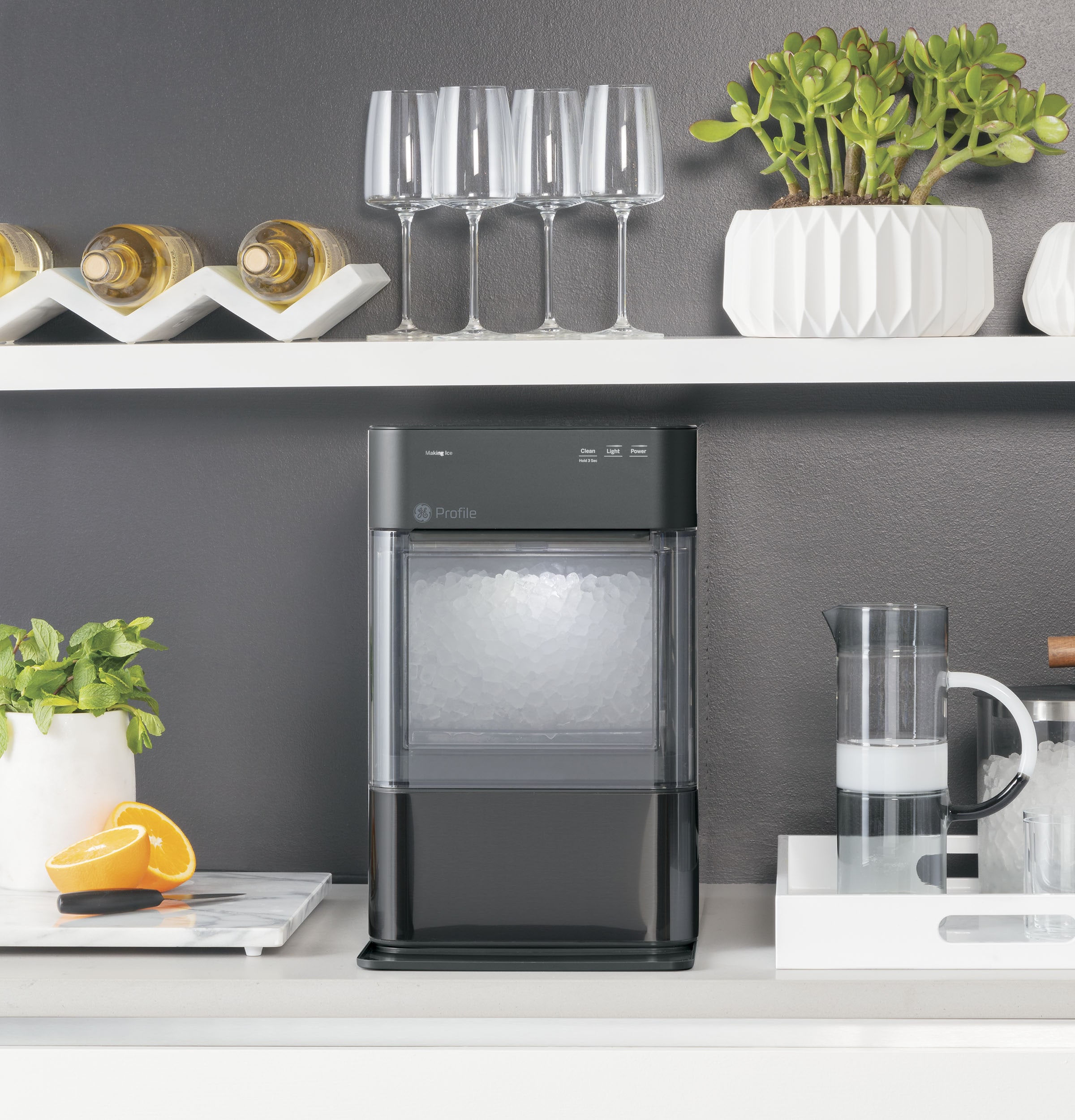 Fabricador de hielo en forma de pepitas de hielo GE Profile Opal de 24 lb al día (Acero inoxidable negro)