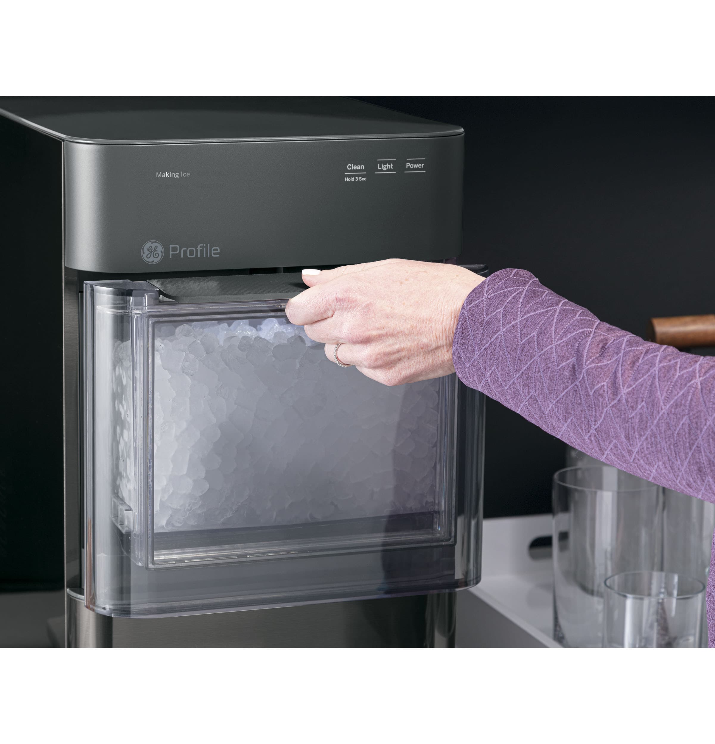 Fabricador de hielo en forma de pepitas de hielo GE Profile Opal de 24 lb al día (Acero inoxidable negro)