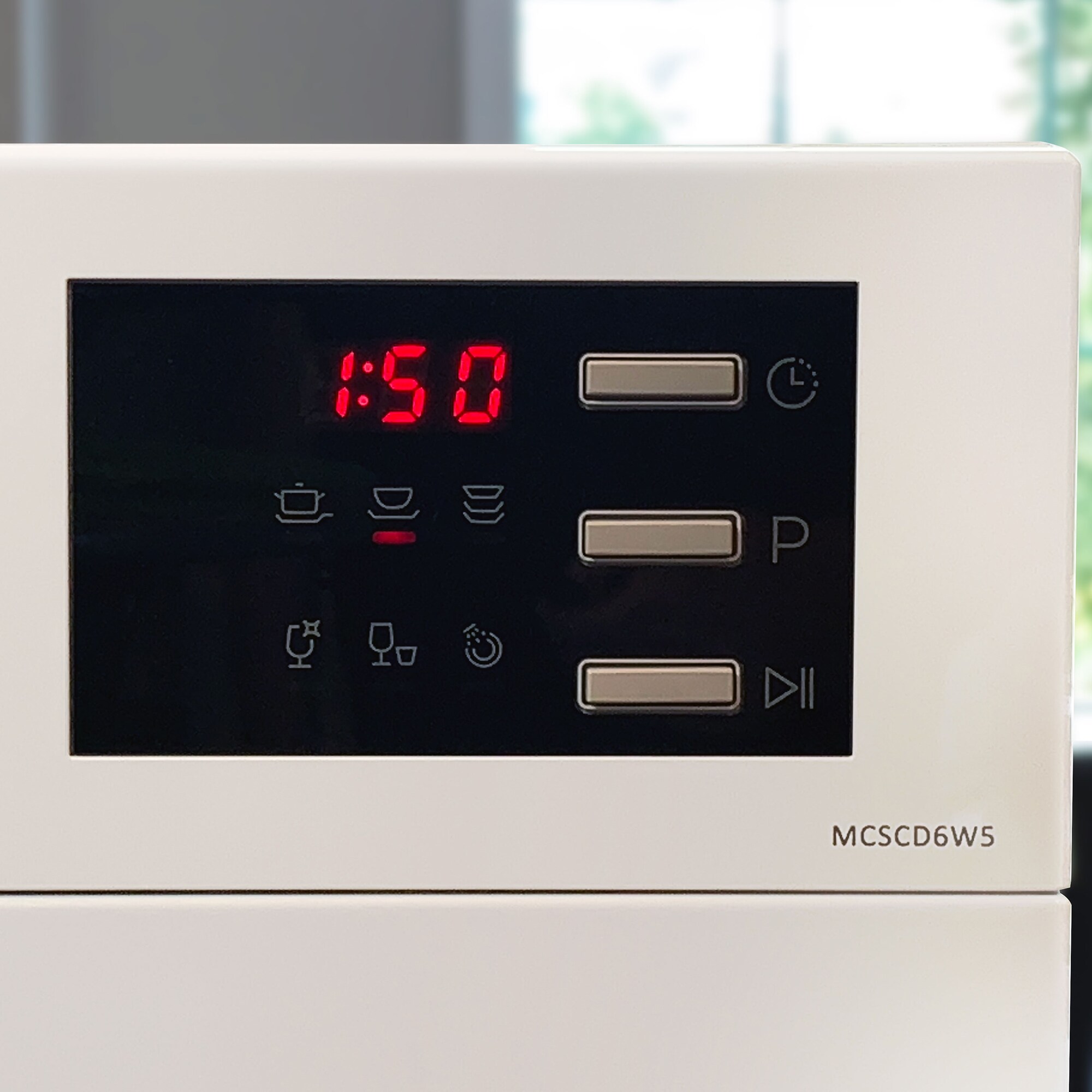 Lavavajillas portátil independiente Magic Chef de 21.7 pulgadas (blanco) Certificado ENERGY STAR, Nivel de Sonido Estándar de 52 Decibeles MCSCD6W5