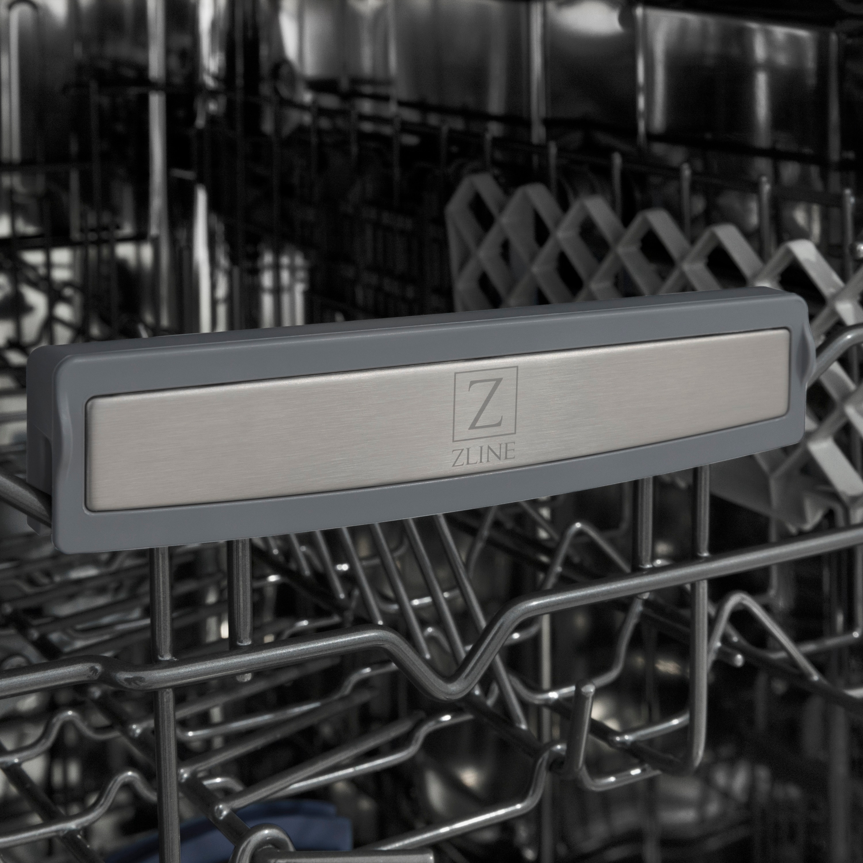 Lavavajillas Empotrado de Control Superior con Tercer Estante (Listo para Panel Personalizado con Tinas de Acero Inoxidable) ENERGY STAR, Nivel de Sonido Estándar de 51 Decibeles DWV-18 Tallac de ZLINE KITCHEN & BATH