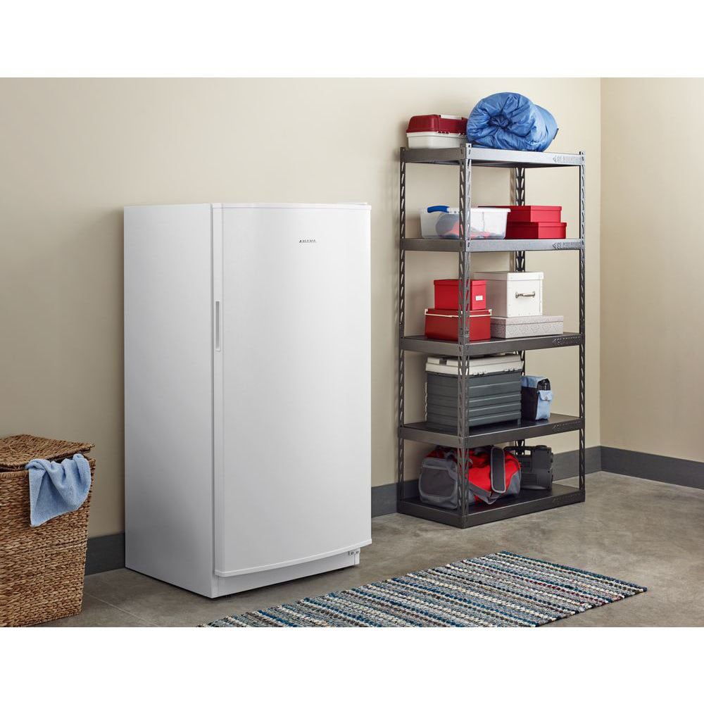Congelador vertical sin escarcha de 15.7 pies cúbicos (blanco) Amana AZF33X16DW