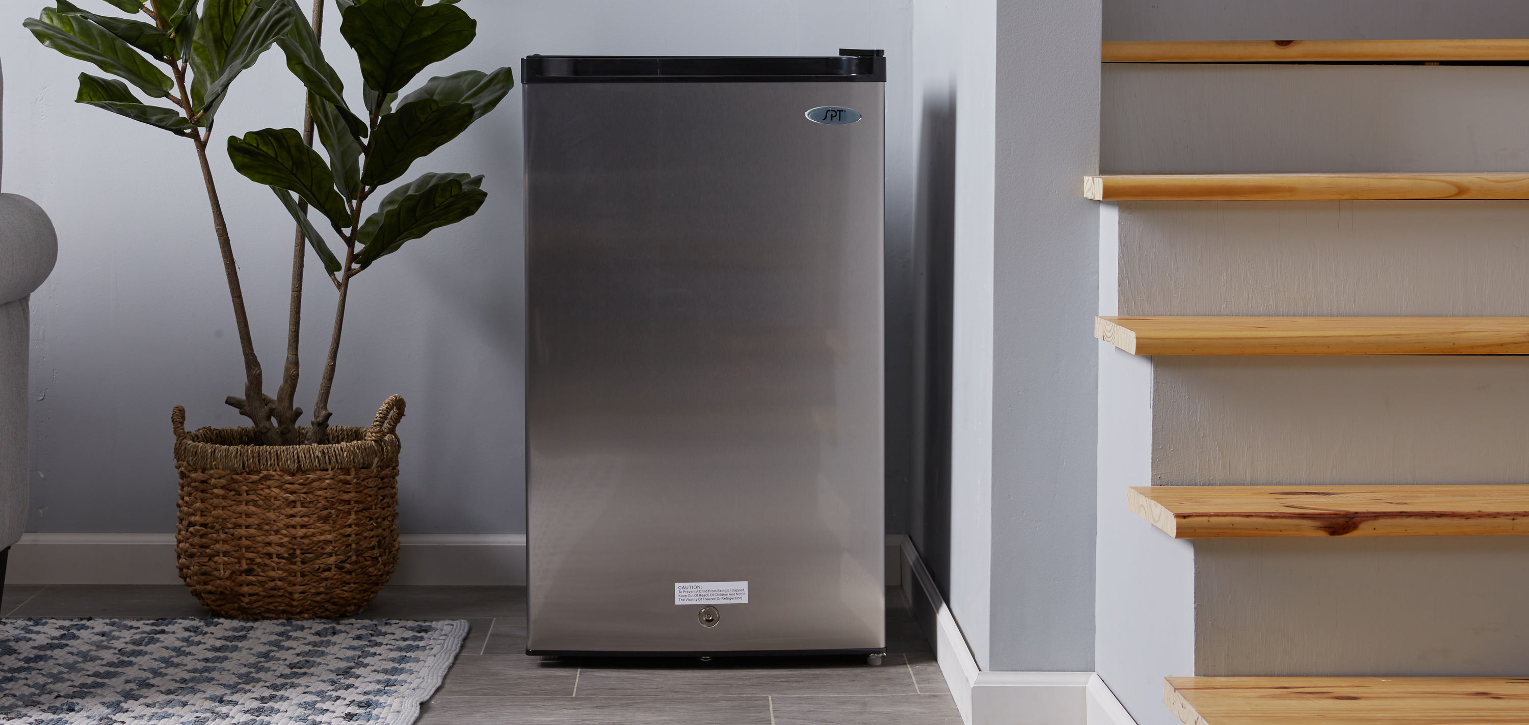 Congelador vertical de 3 pies cúbicos (blanco) certificado ENERGY STAR UF-304SSA
