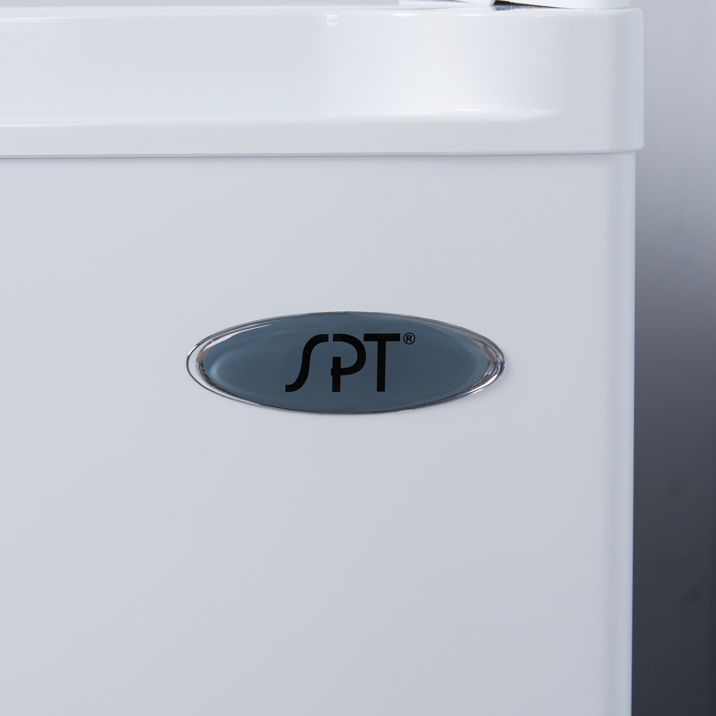 Congelador Vertical de 3 pies cúbicos (Blanco) Certificado ENERGY STAR UF-304WA