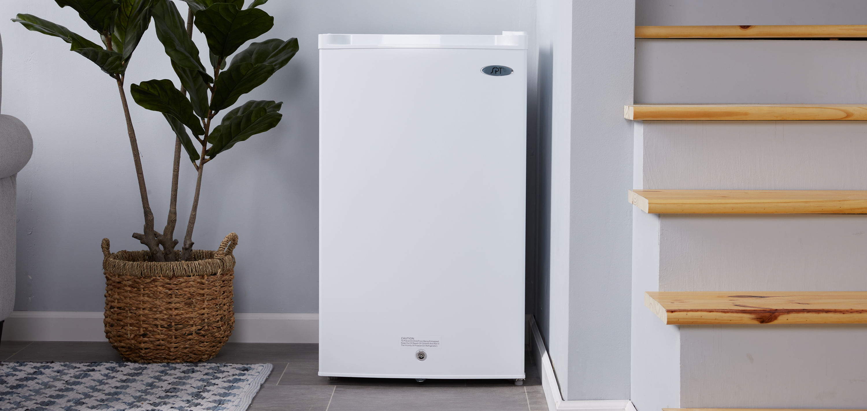 Congelador Vertical de 3 pies cúbicos (Blanco) Certificado ENERGY STAR UF-304WA