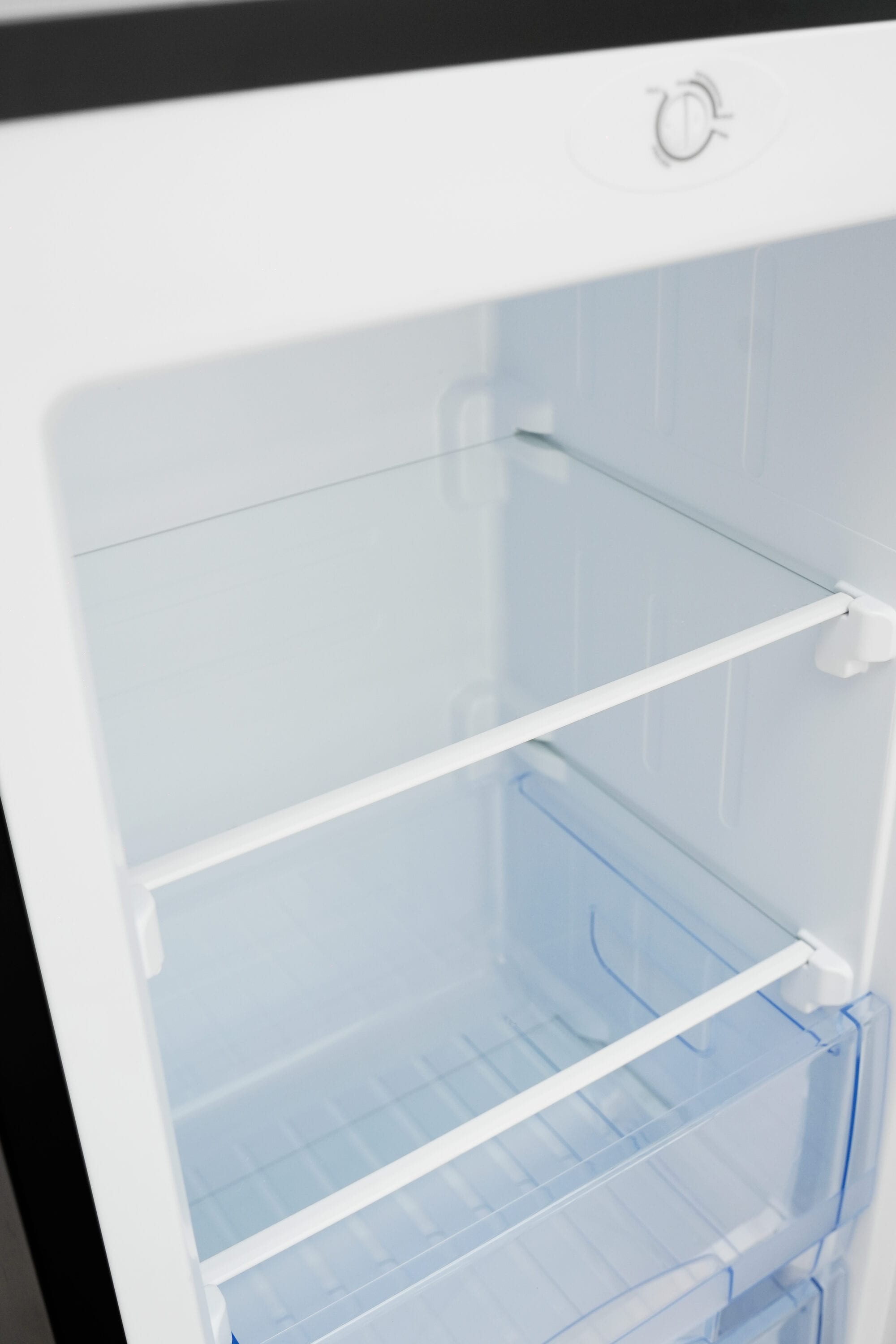Congelador/Refrigerador Vertical Convertible KoolMore 4.2 pies cúbicos (Negro)
