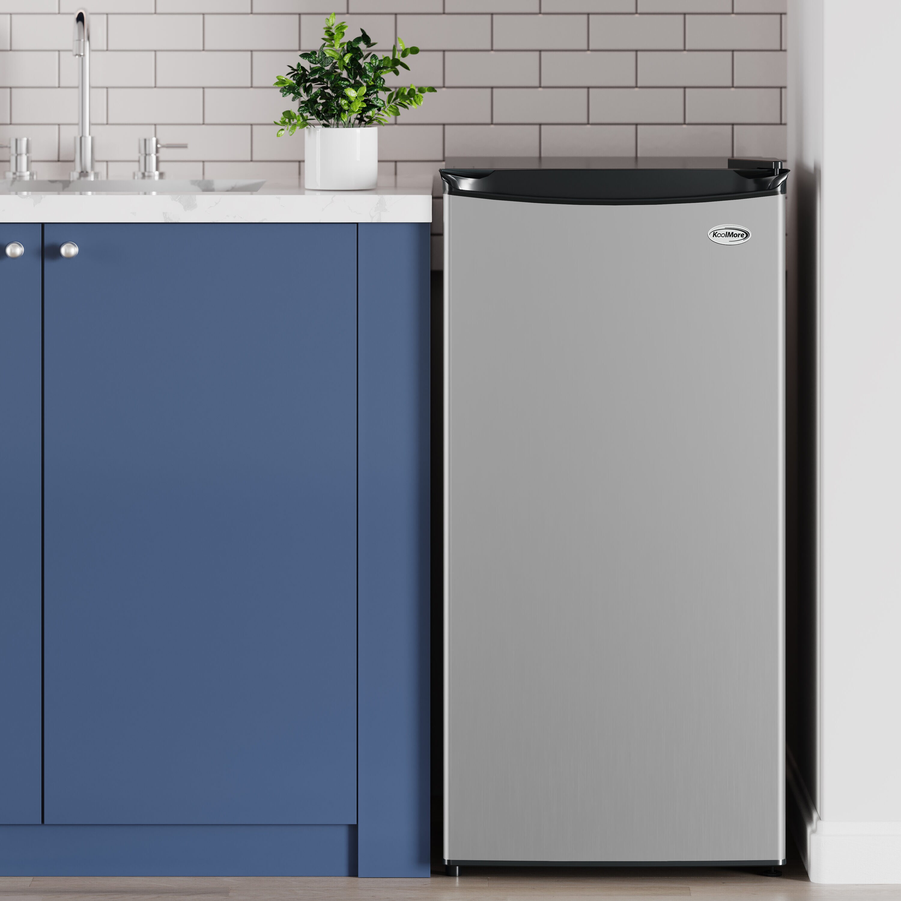 Congelador/Refrigerador Vertical Convertible KoolMore 4.2 pies cúbicos (Negro)
