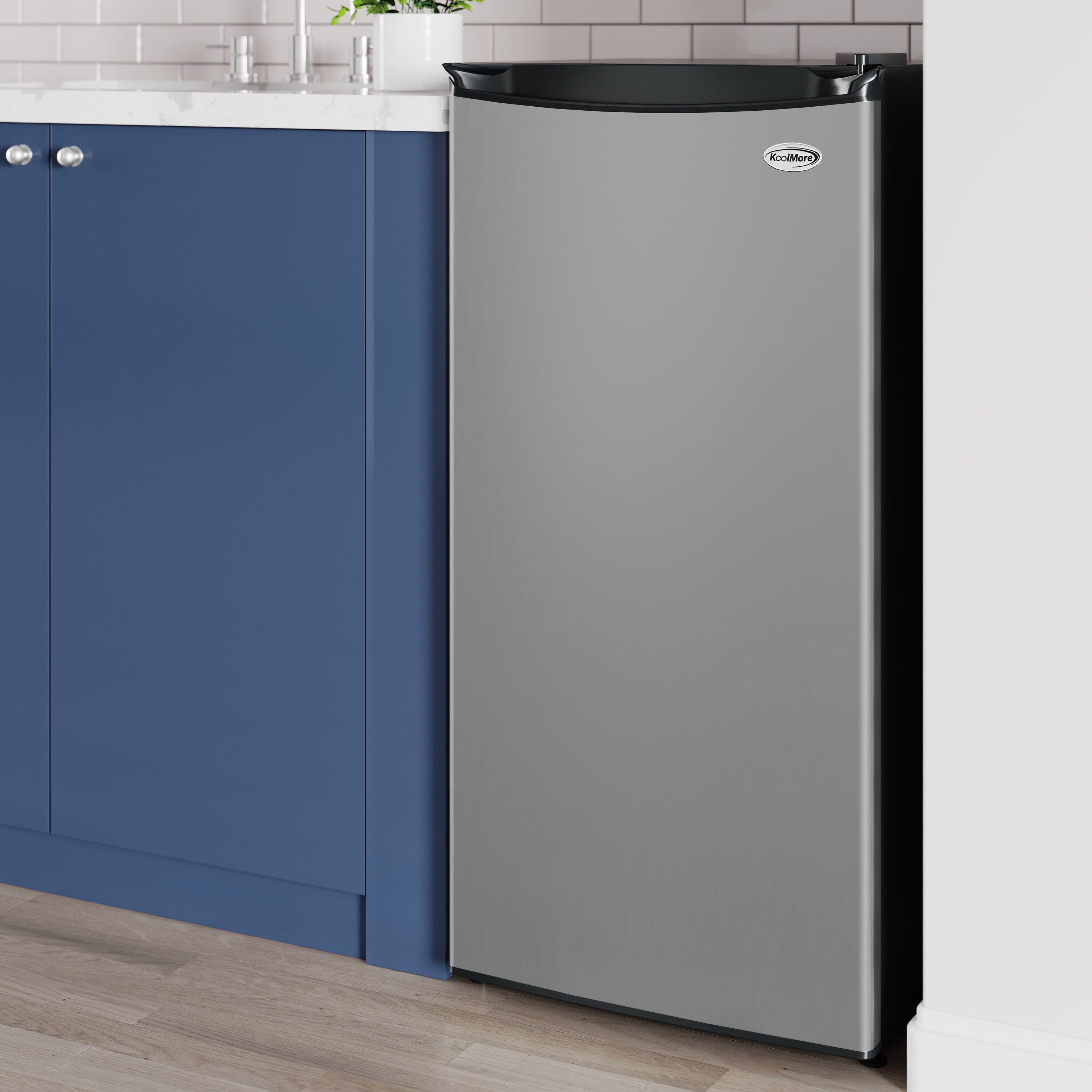 Congelador/Refrigerador Vertical Convertible KoolMore 4.2 pies cúbicos (Negro)