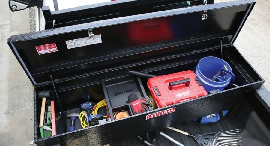 Caja de herramientas para camioneta tipo crossover de aluminio negro mate de 71.3 pulgadas x 19.5 pulgadas x 17.2 pulgadas Craftsmen CMXTBAK1005301