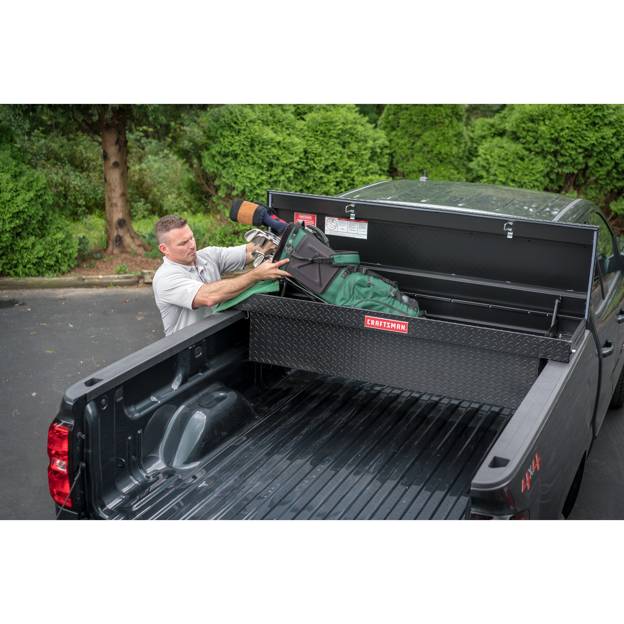Caja de herramientas para camioneta tipo crossover de aluminio negro mate de 71.3 pulgadas x 19.5 pulgadas x 17.2 pulgadas Craftsmen CMXTBAK1005301