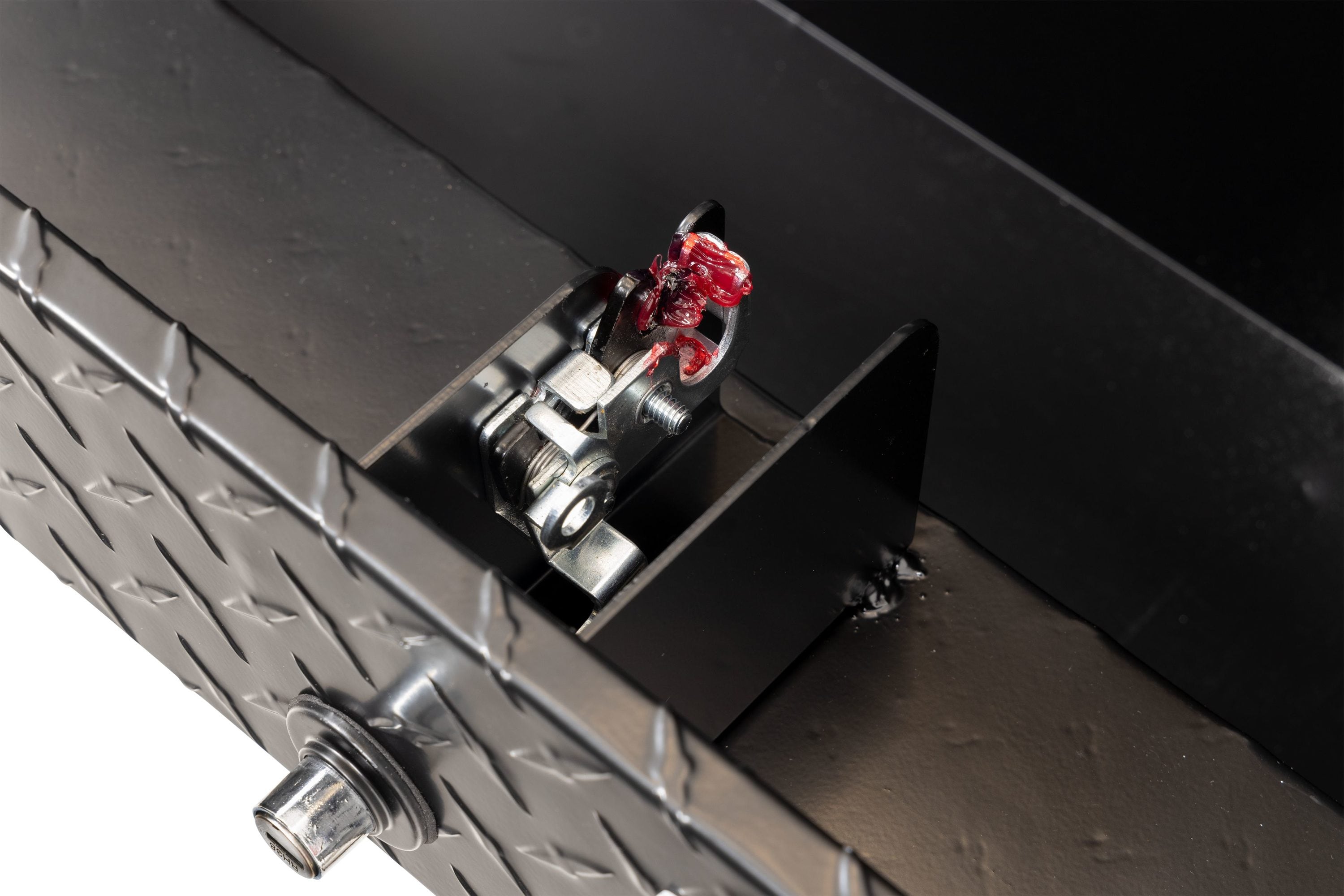 Caja de herramientas para camioneta en montaje lateral de aluminio negro mate de 46.86 pulgadas x 15.73 pulgadas x 13.27 pulgadas - Modelo 113347-53-01
