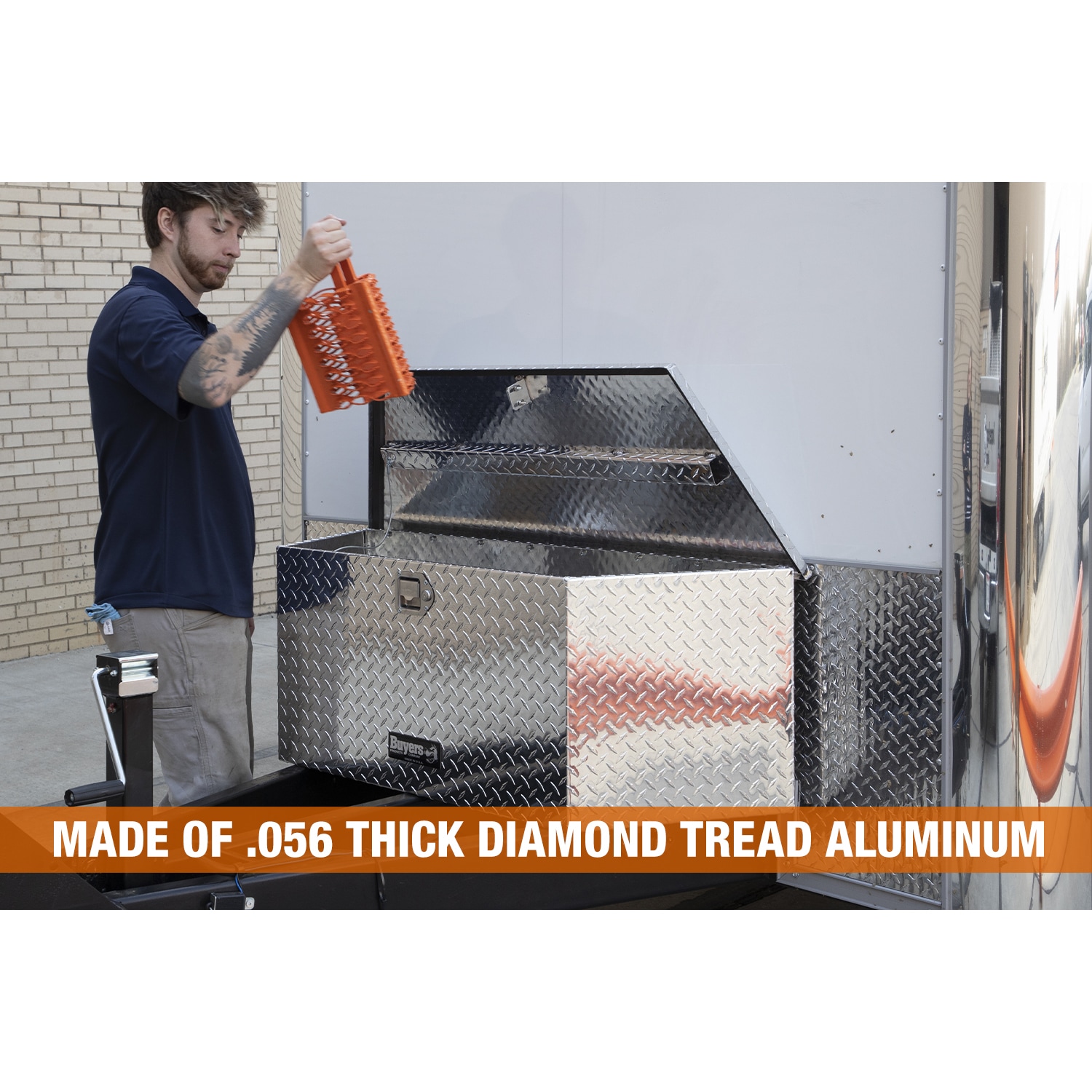 Caja de herramientas para remolque de aluminio con diseño de diamante de 35 pulgadas x 15 pulgadas x 15 pulgadas de Buyers Products