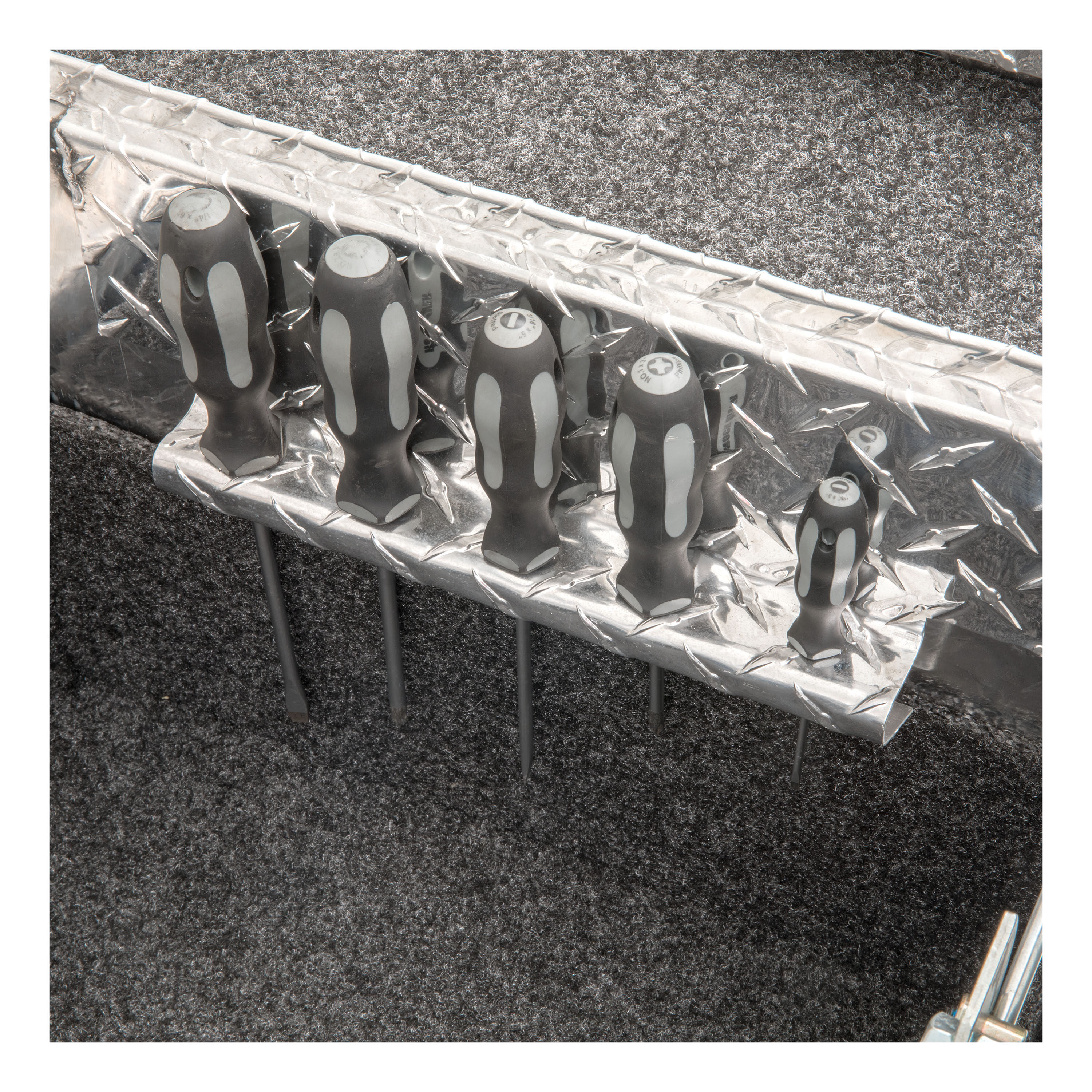 Caja de herramientas para camioneta tipo crossover de aluminio brillante de 69.875 pulgadas x 20 pulgadas x 14.75 pulgadas