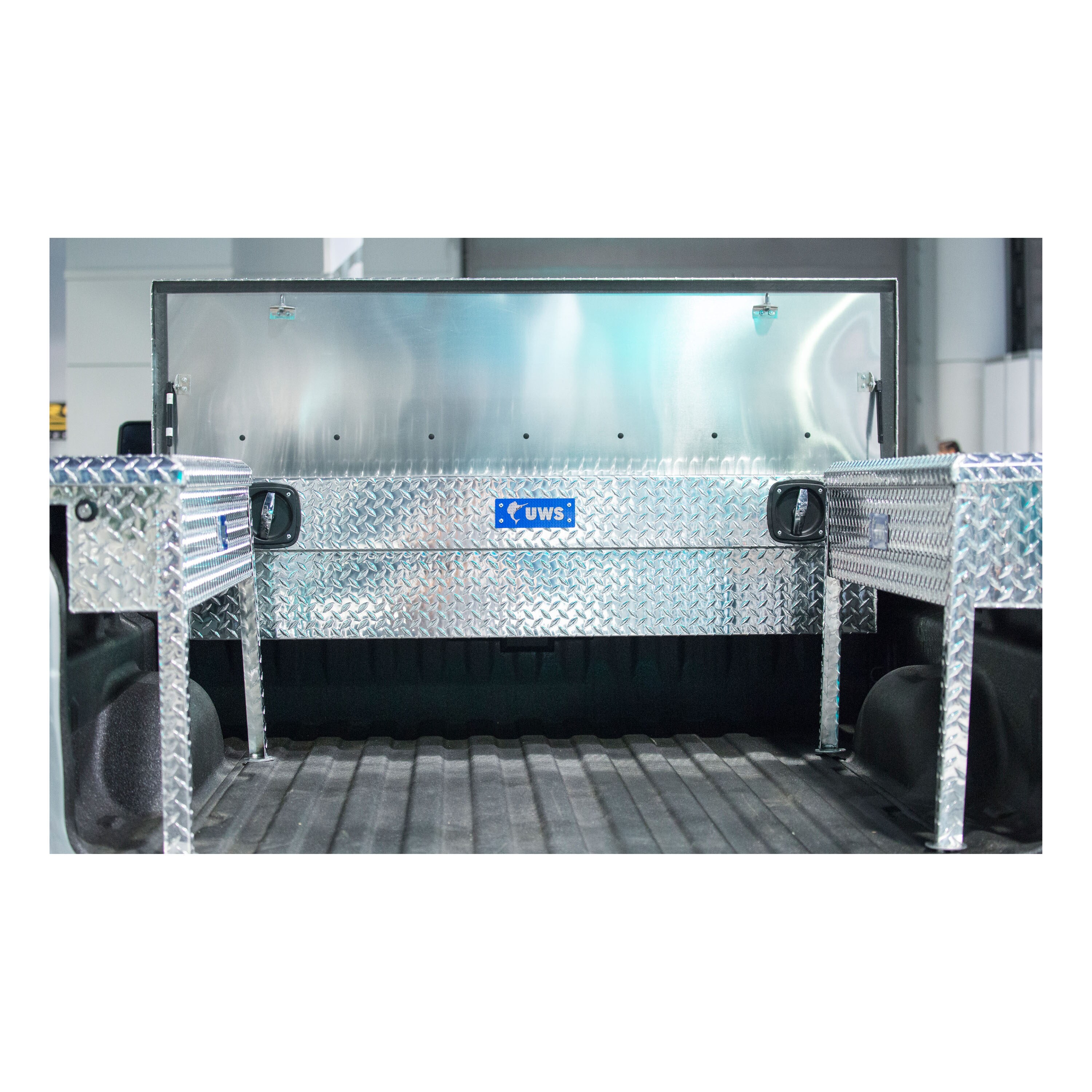 Caja de herramientas para camioneta tipo crossover de aluminio brillante de 69.875 pulgadas x 20 pulgadas x 14.75 pulgadas