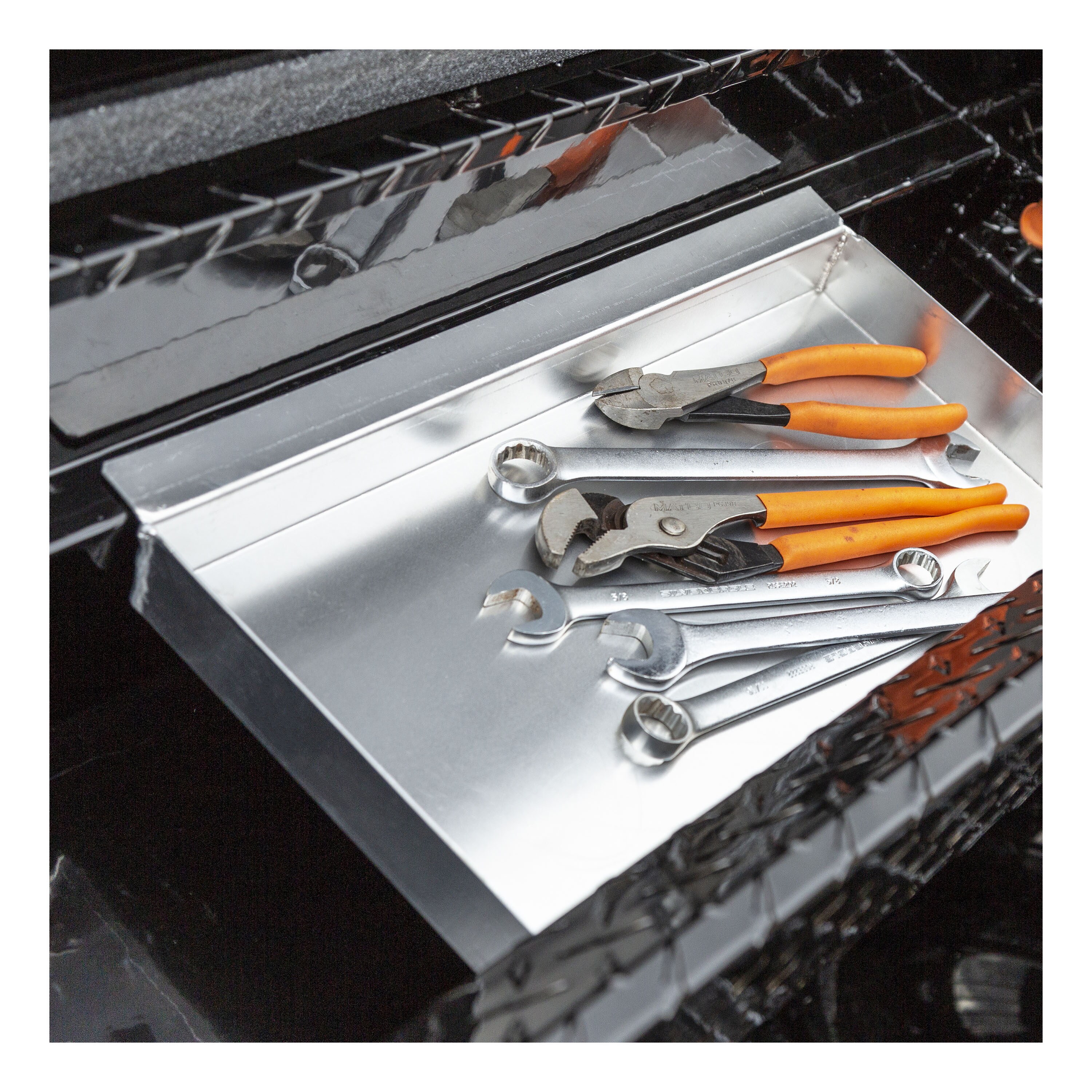 Caja de herramientas para camioneta de aluminio con acabado negro brillante de 69.875 pulgadas x 12 pulgadas x 17.25 pulgadas